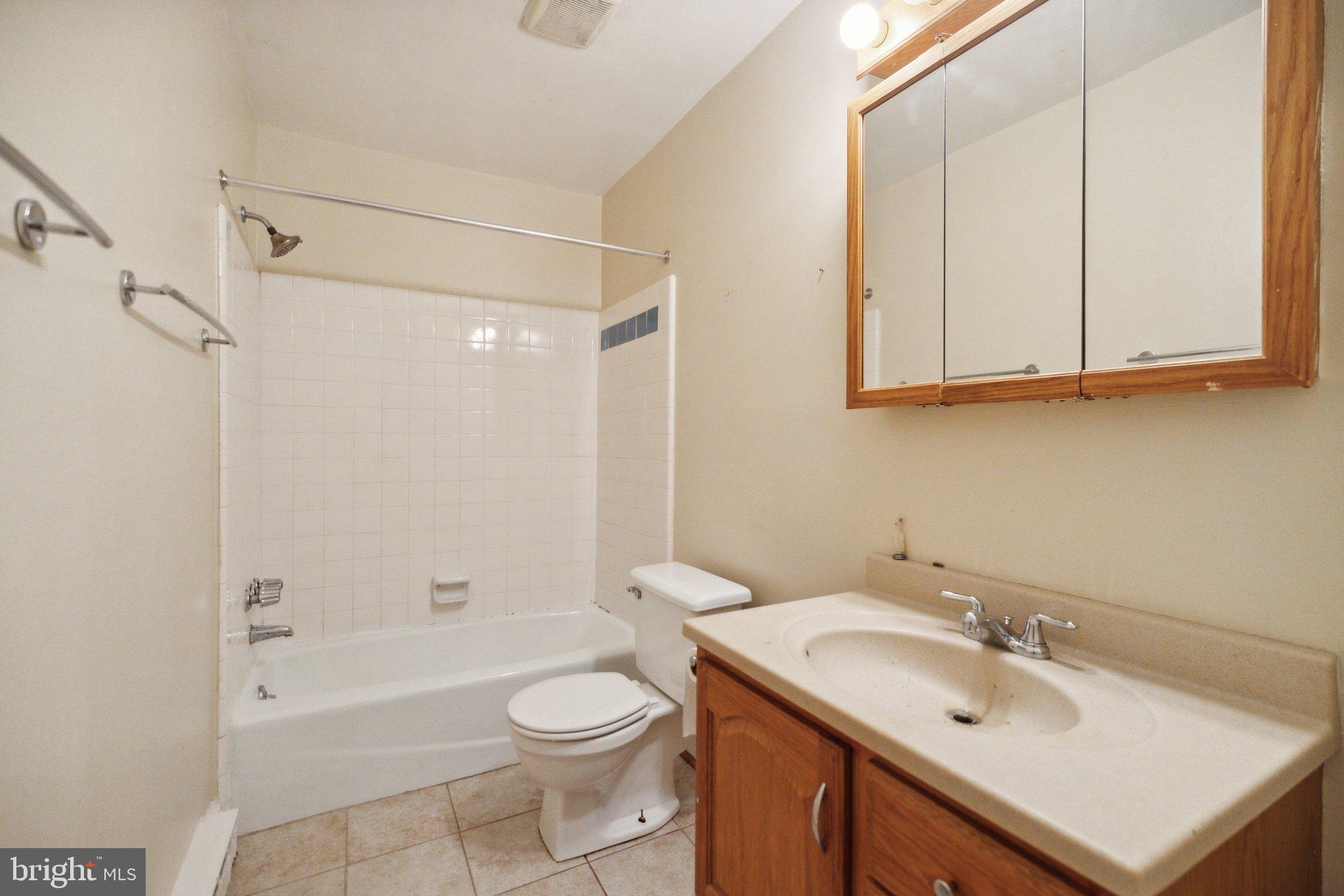 1829 E CAPITOL STREET SE