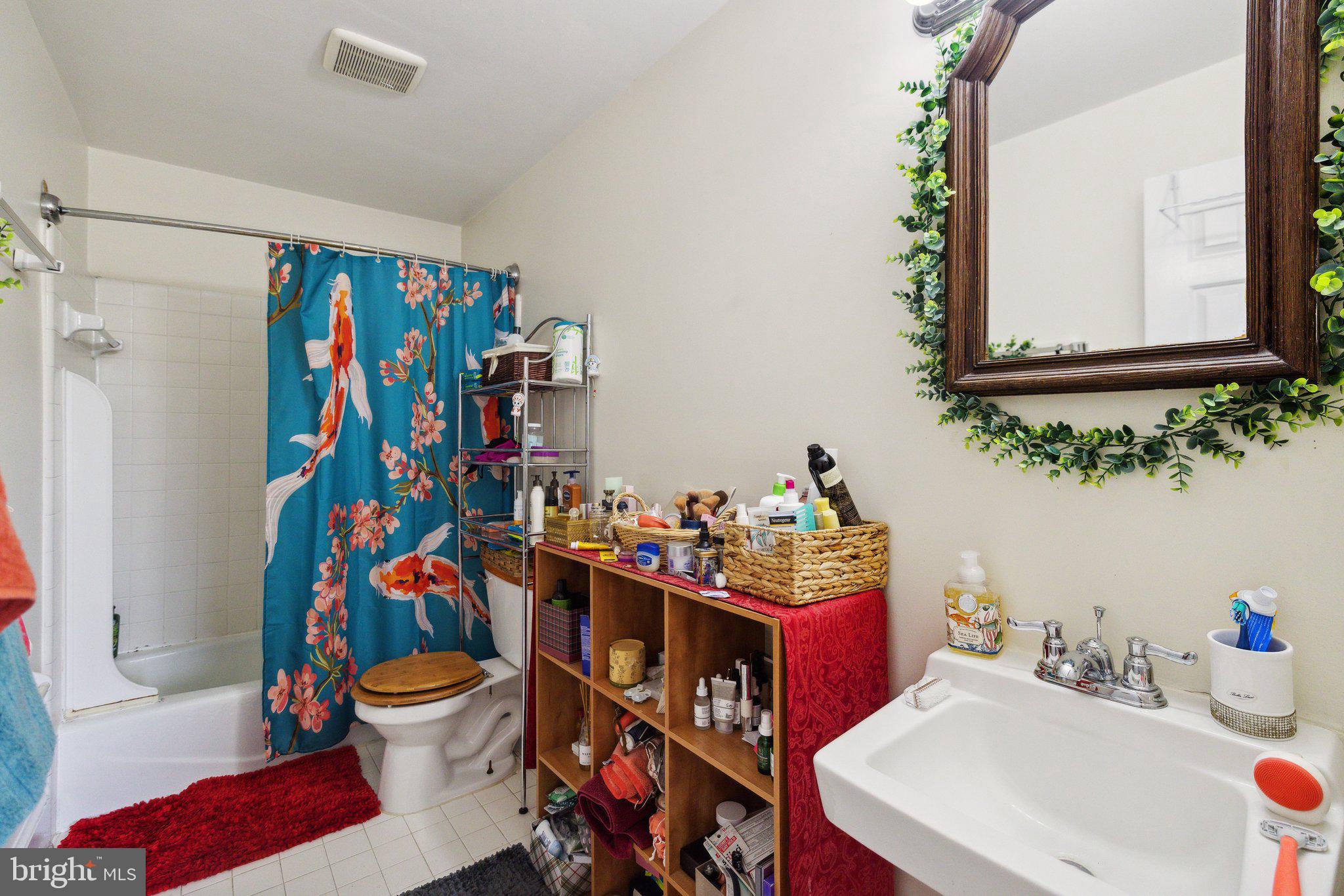 1829 E CAPITOL STREET SE