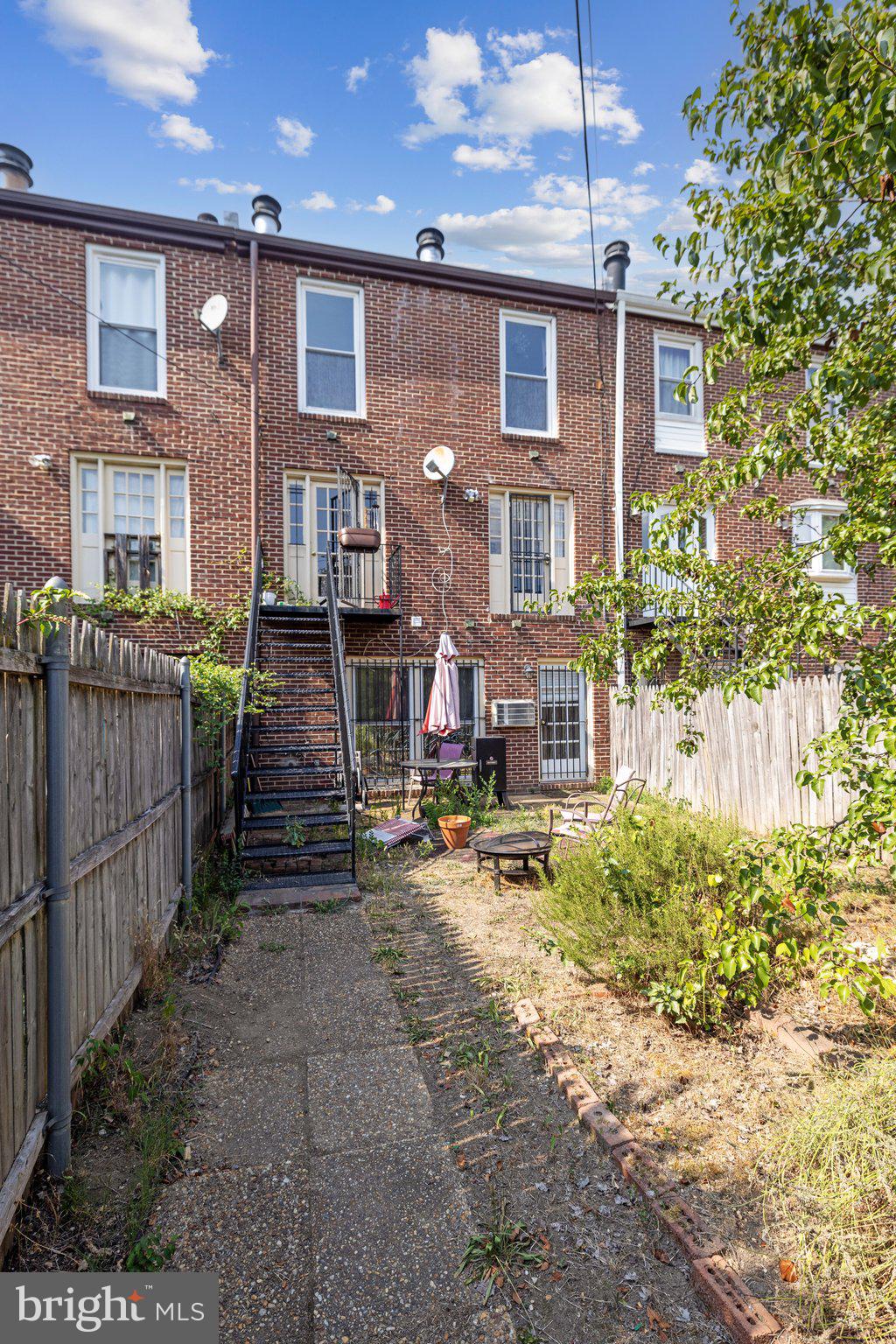 1829 E CAPITOL STREET SE