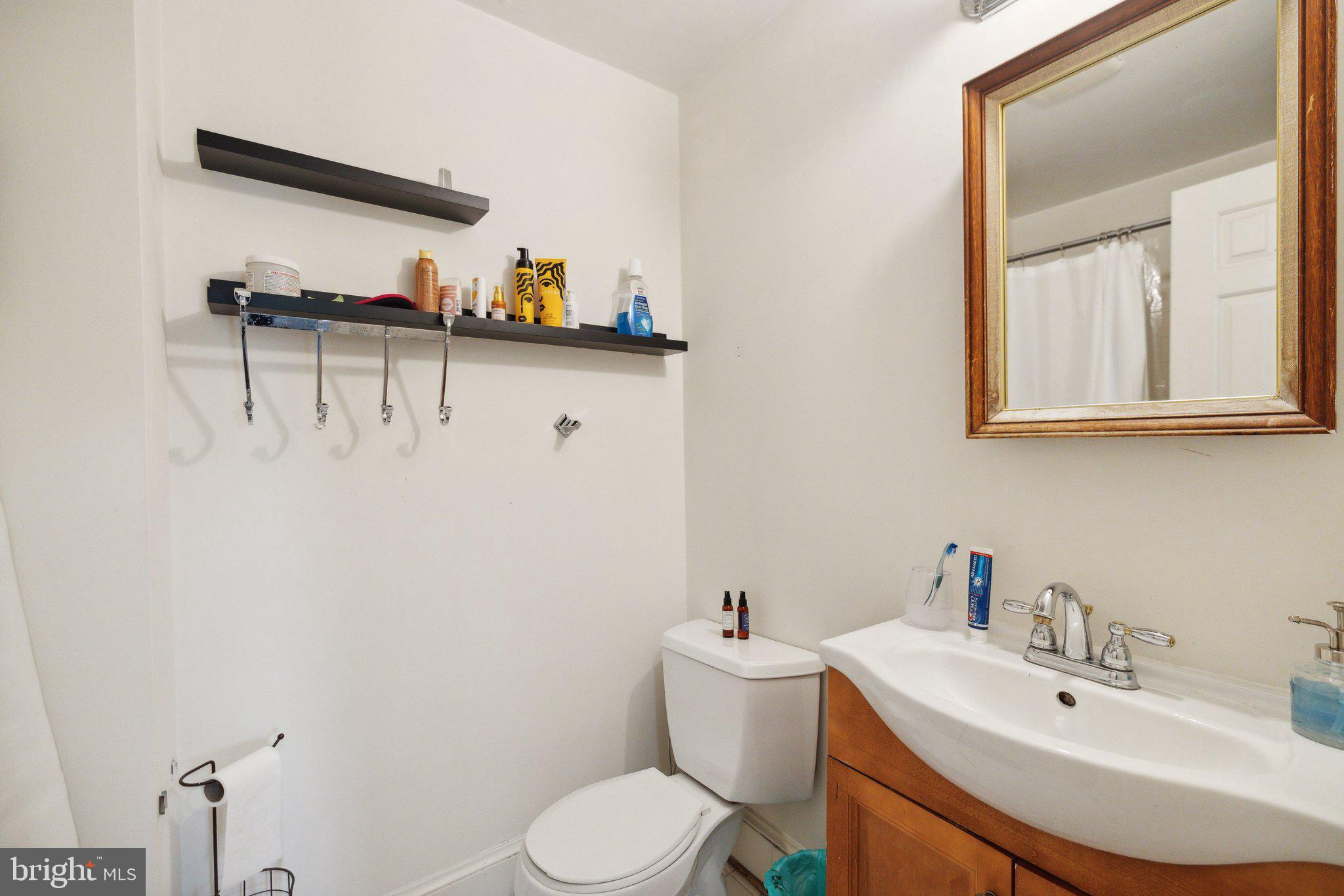 1829 E CAPITOL STREET SE