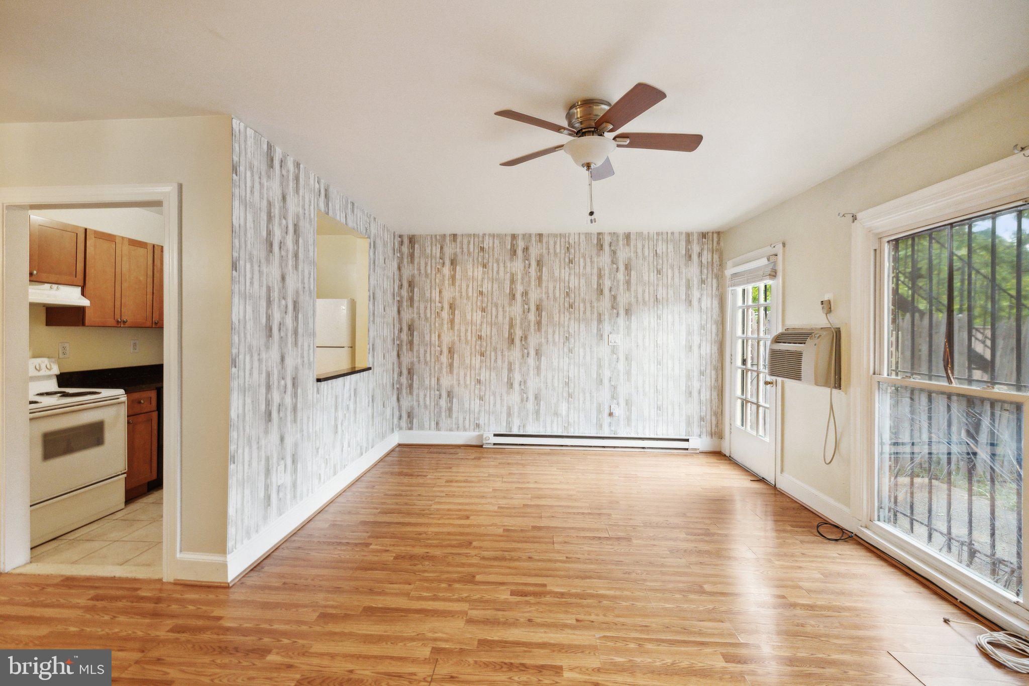 1829 E CAPITOL STREET SE