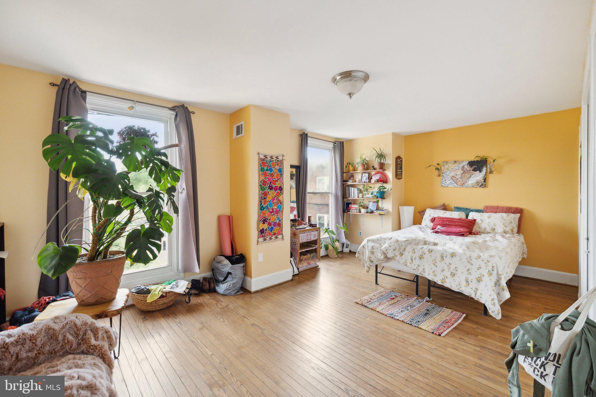 1829 E CAPITOL STREET SE