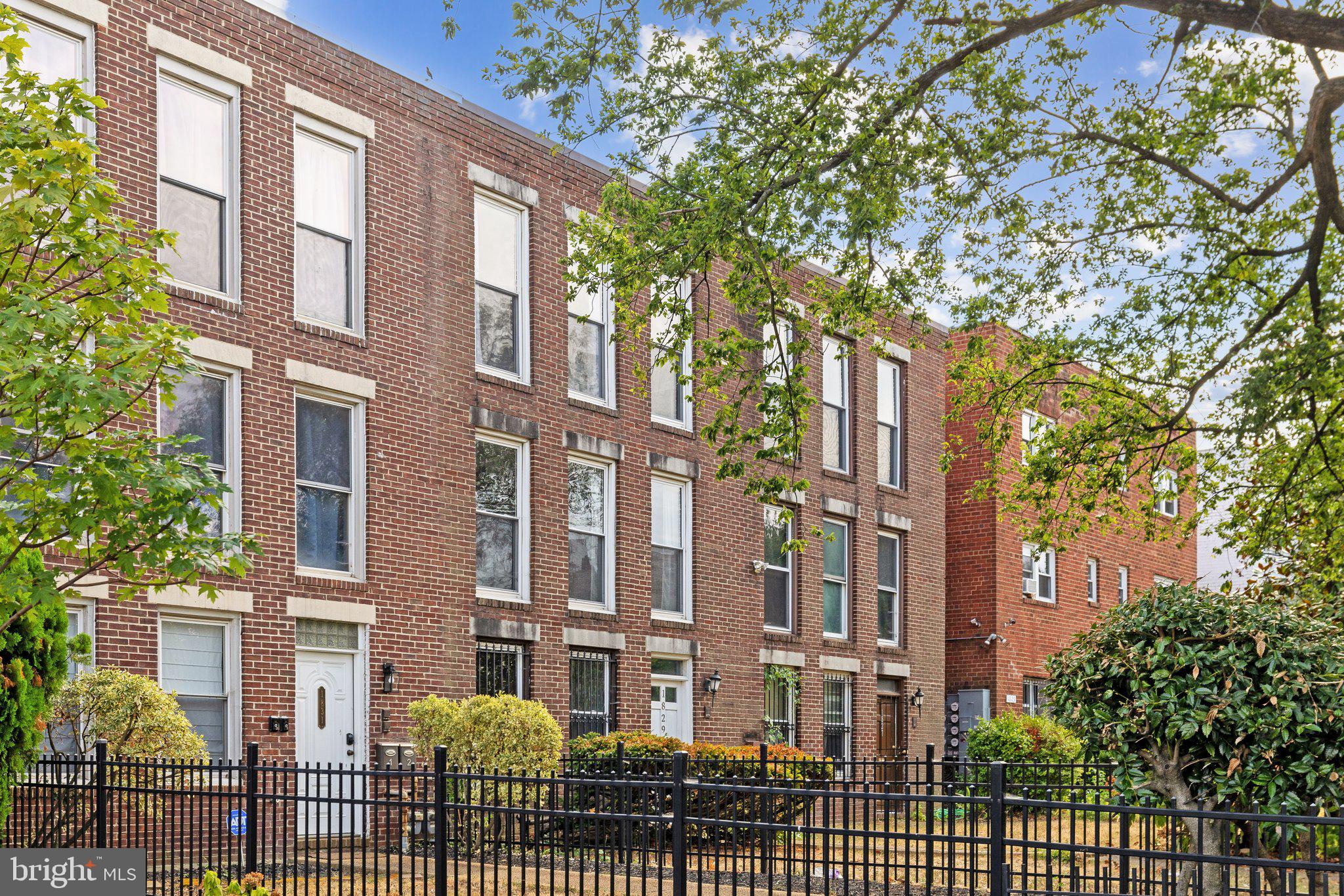 1829 E CAPITOL STREET SE