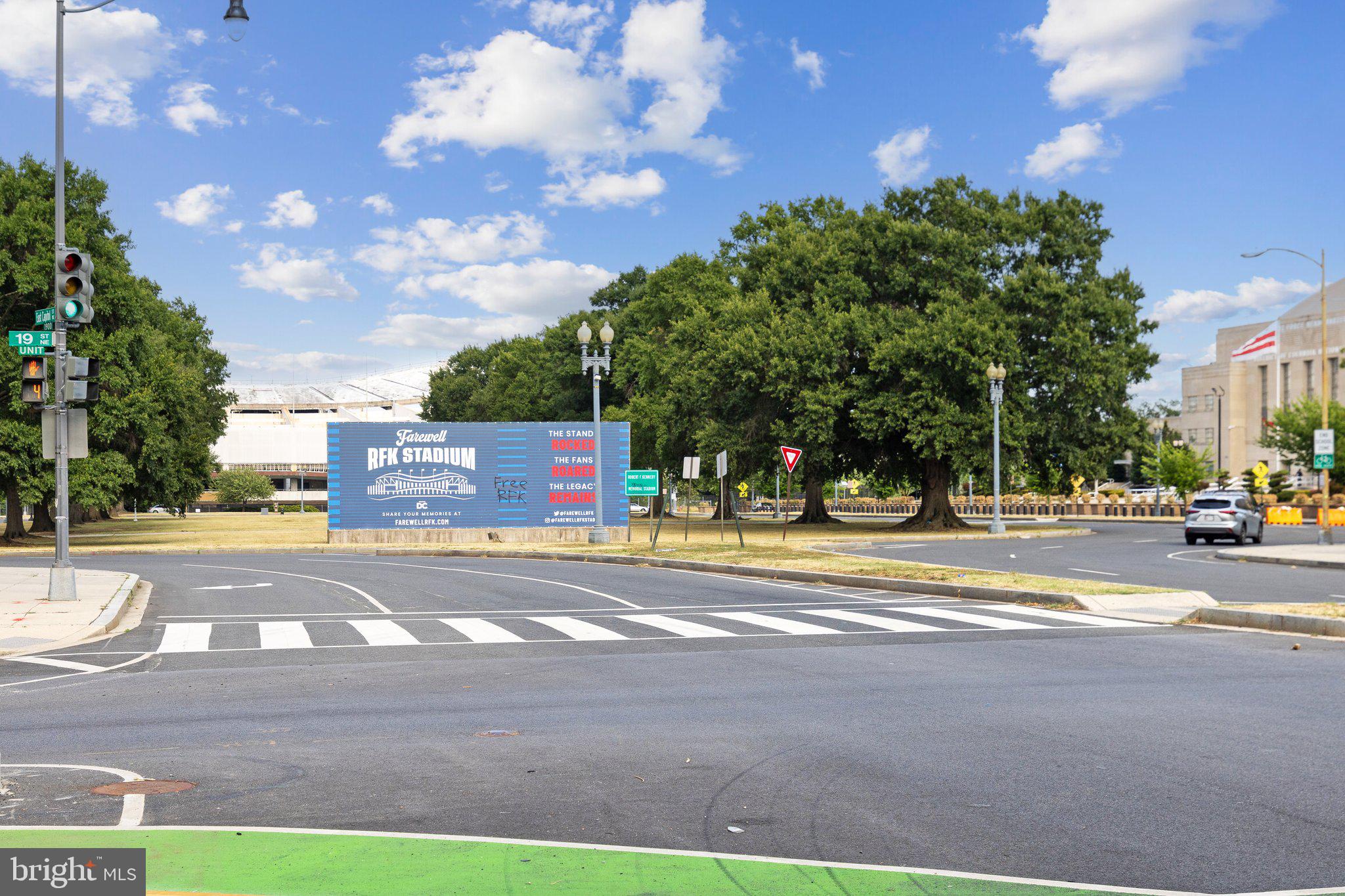 1829 E CAPITOL STREET SE