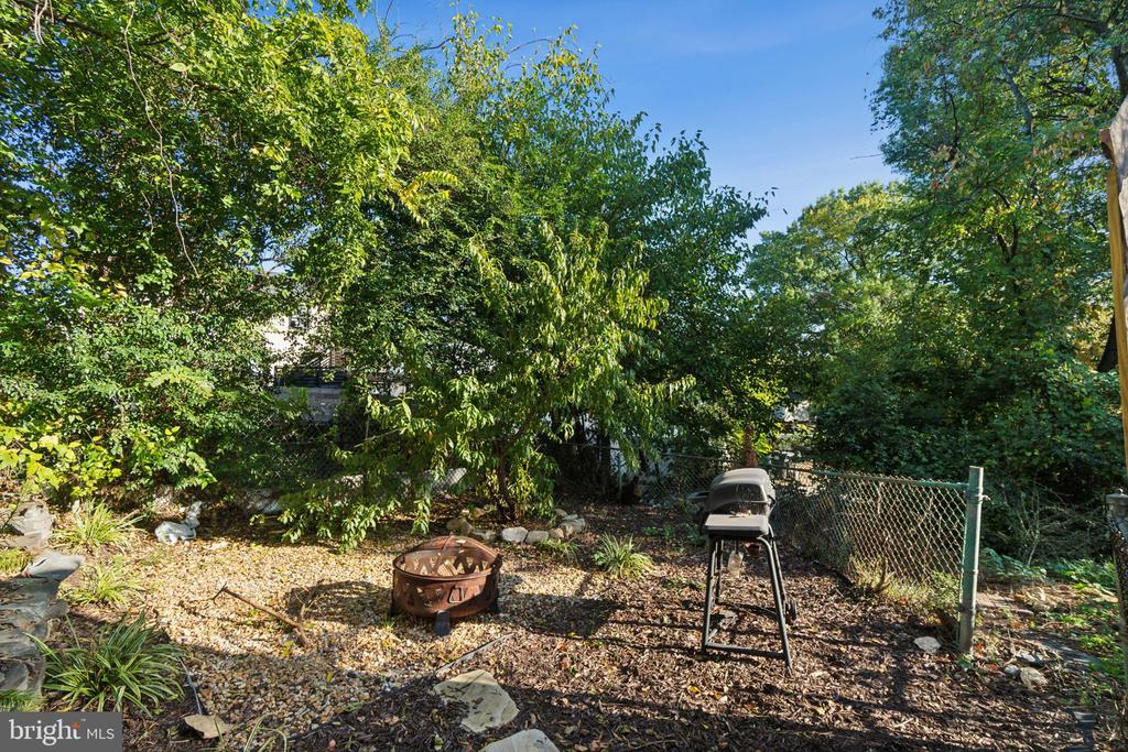 5105 JAY STREET NE