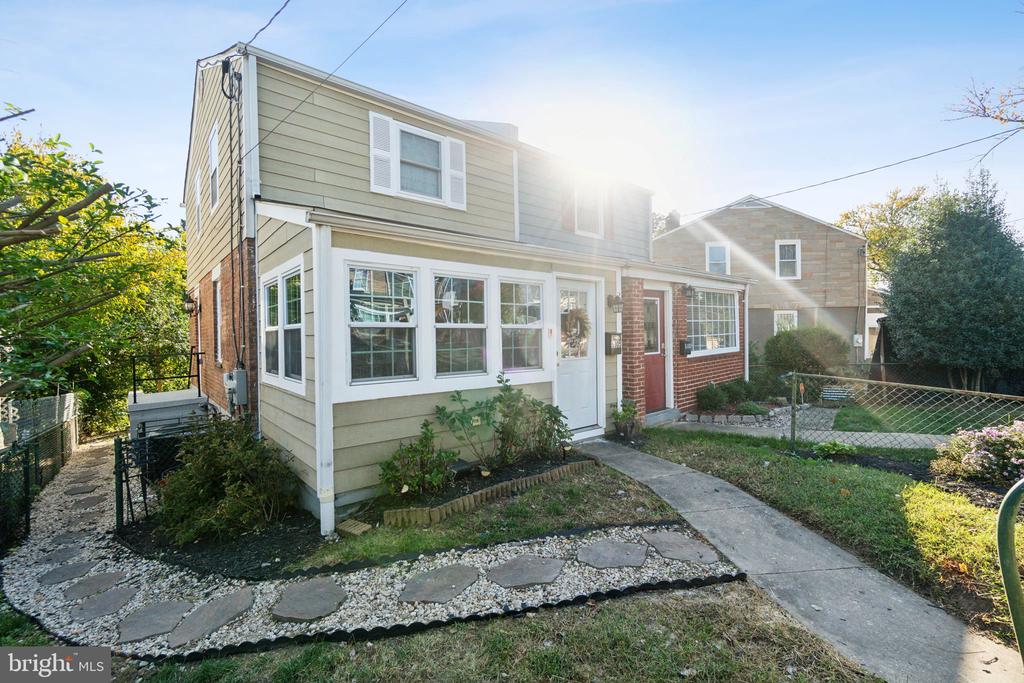 5105 JAY STREET NE