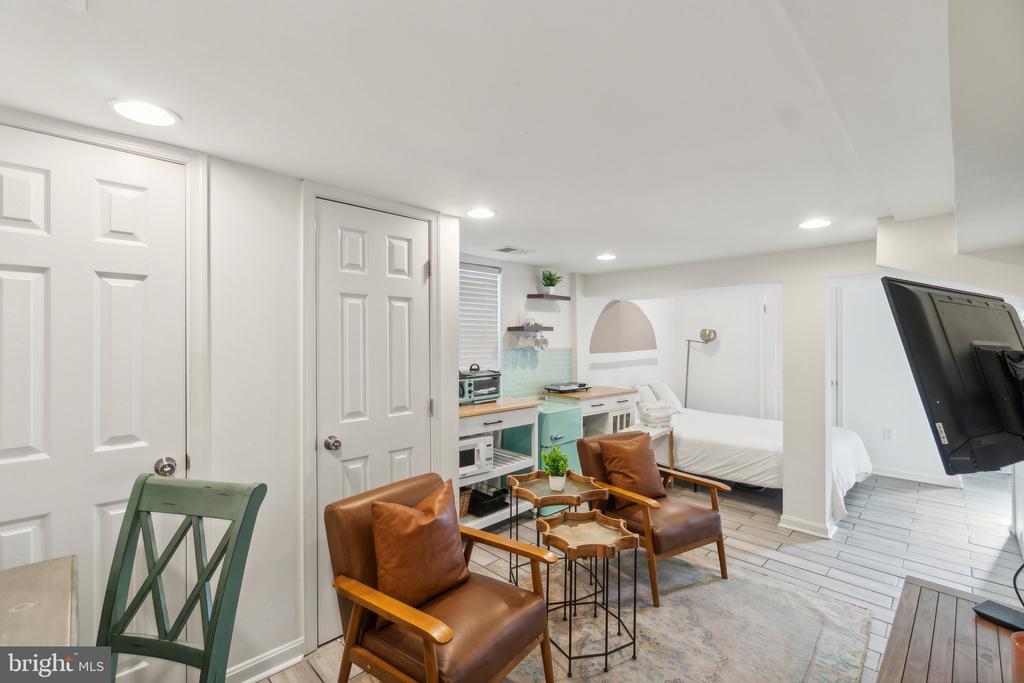 5105 JAY STREET NE