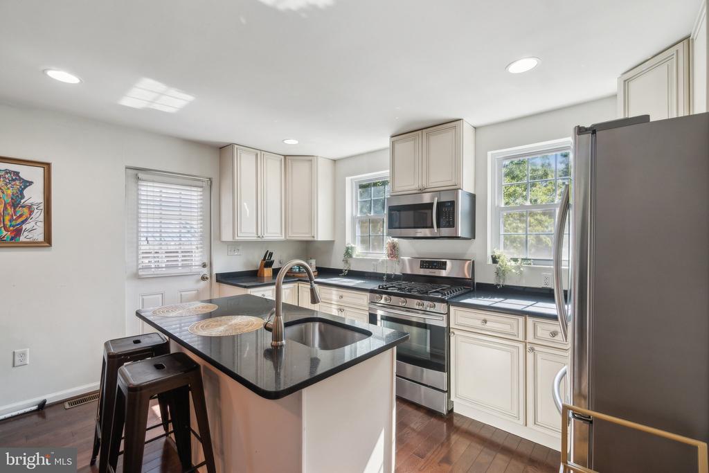 5105 JAY STREET NE