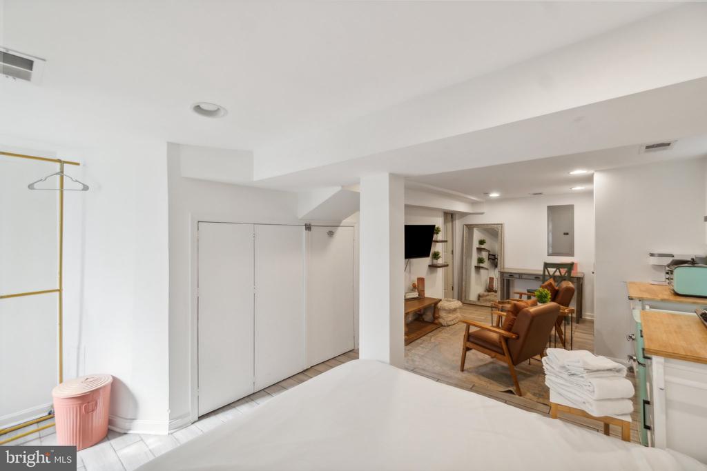 5105 JAY STREET NE