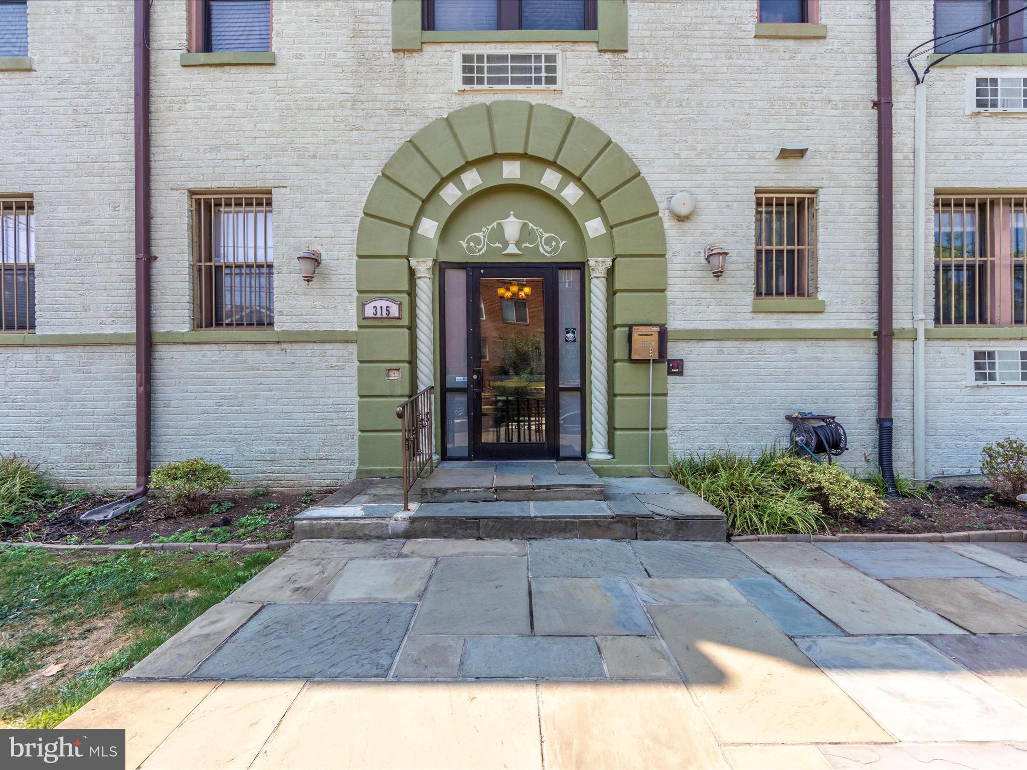 315 EVARTS STREET NE 209