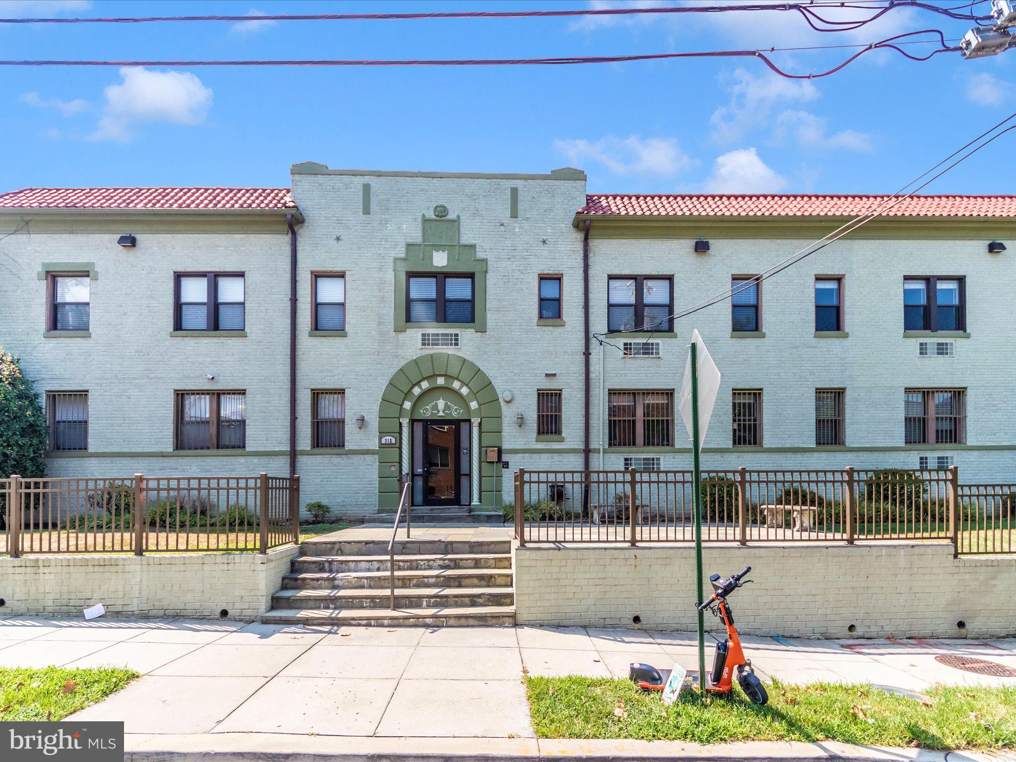 315 EVARTS STREET NE 209