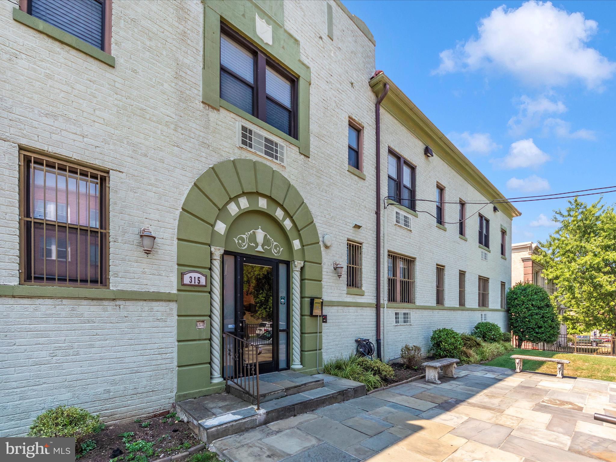 315 EVARTS STREET NE 209