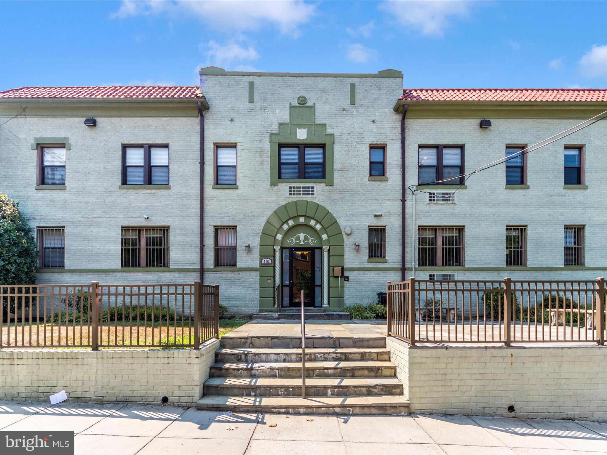 315 EVARTS STREET NE 209