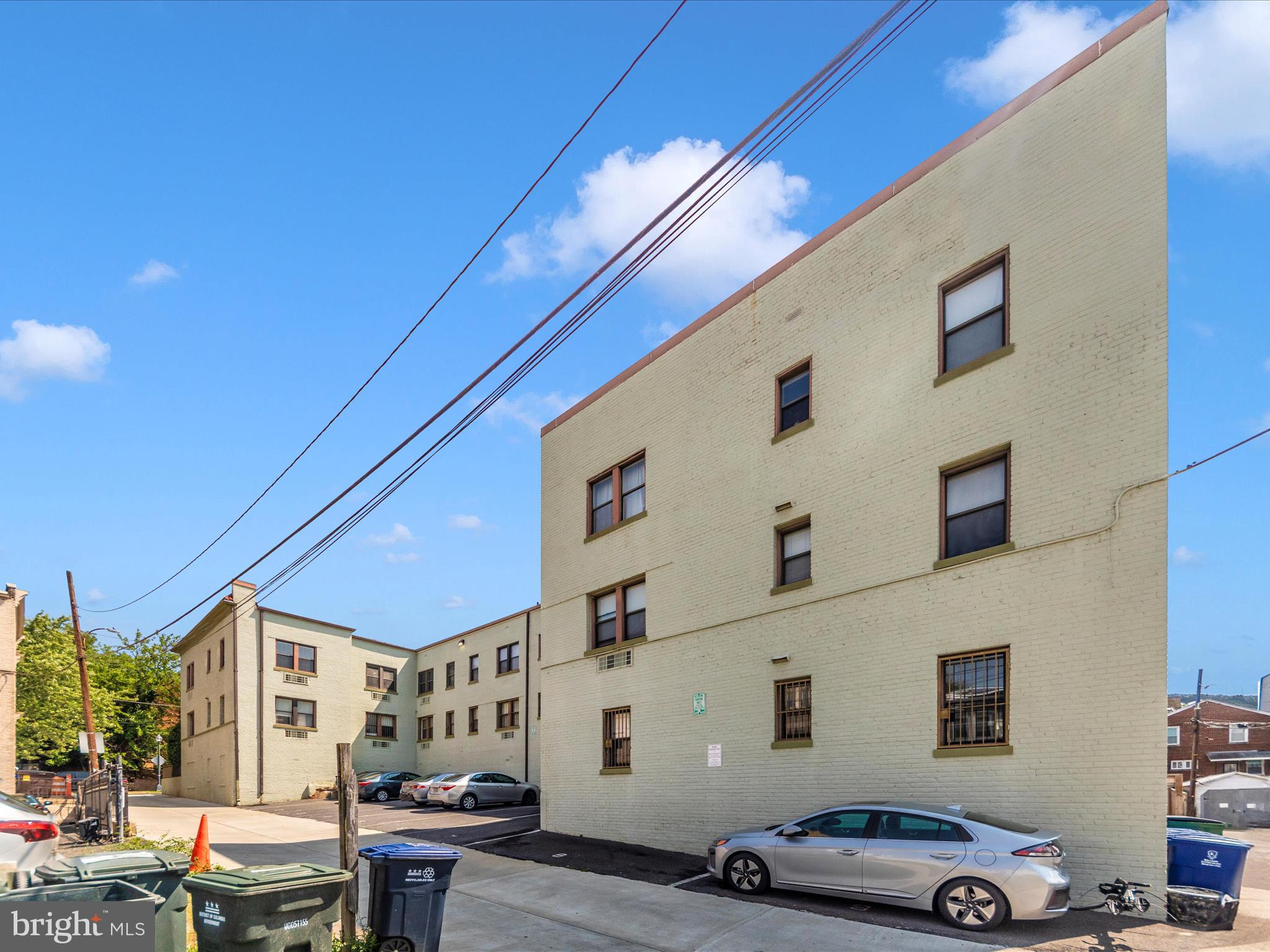 315 EVARTS STREET NE 209