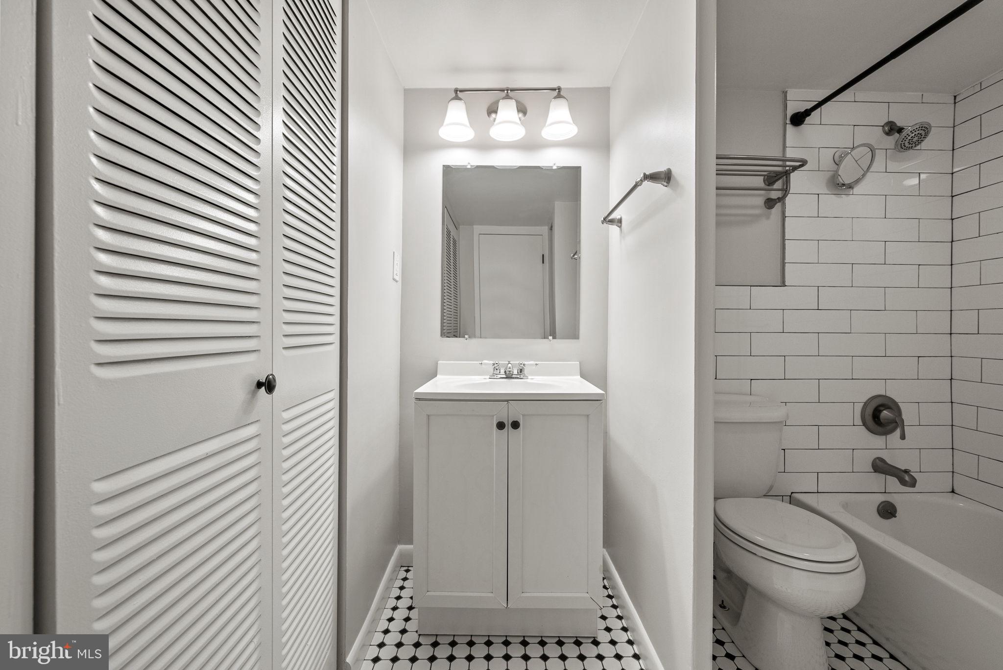 922 24TH STREET NW 215