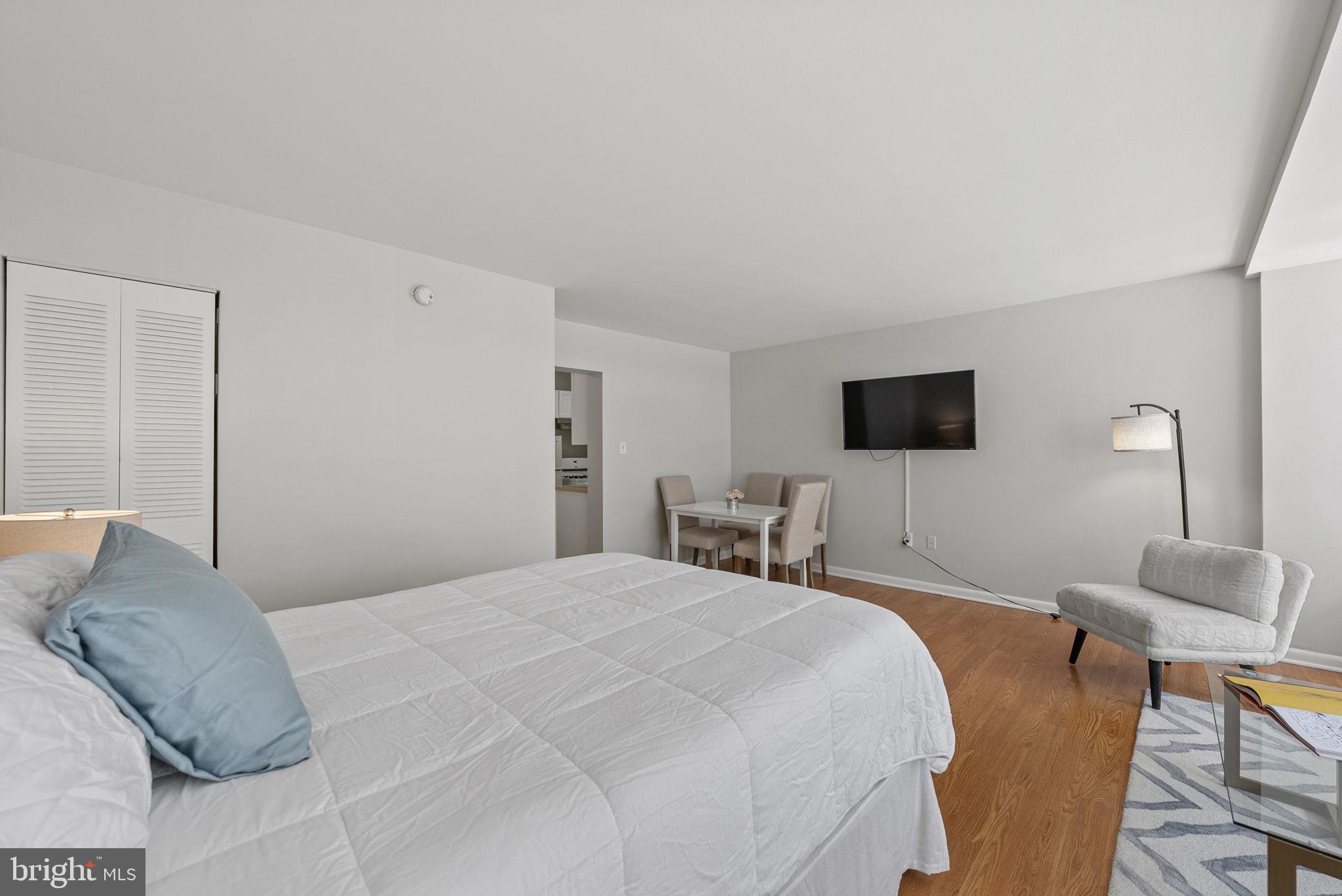 922 24TH STREET NW 215