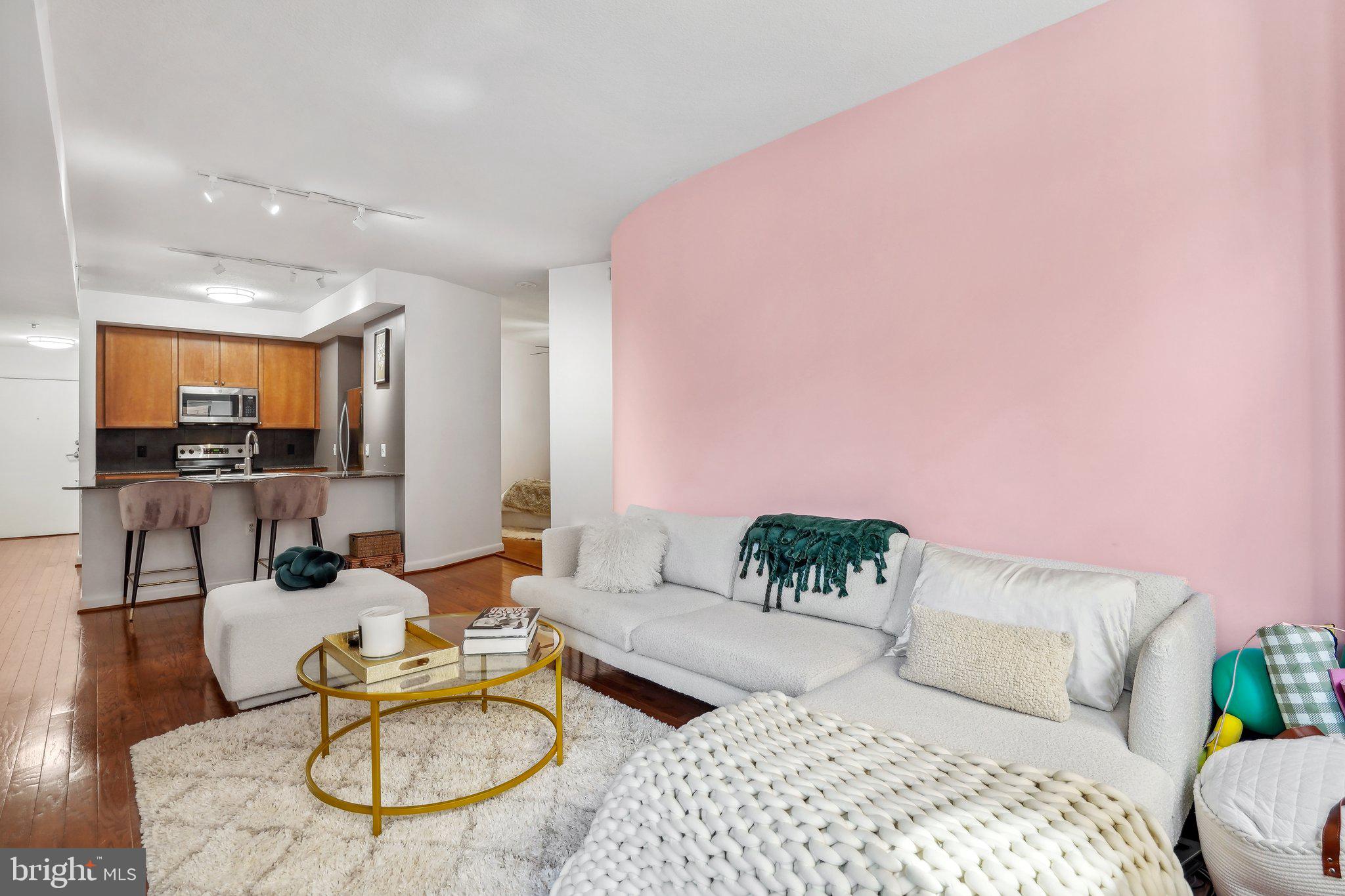 400 MASSACHUSETTS AVENUE NW 810