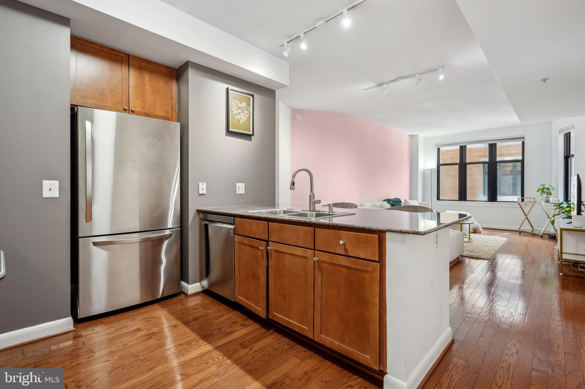 400 MASSACHUSETTS AVENUE NW 810