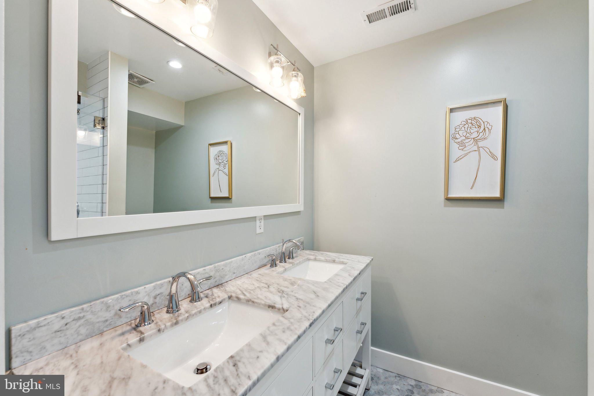 202 RANDOLPH PLACE NE 1