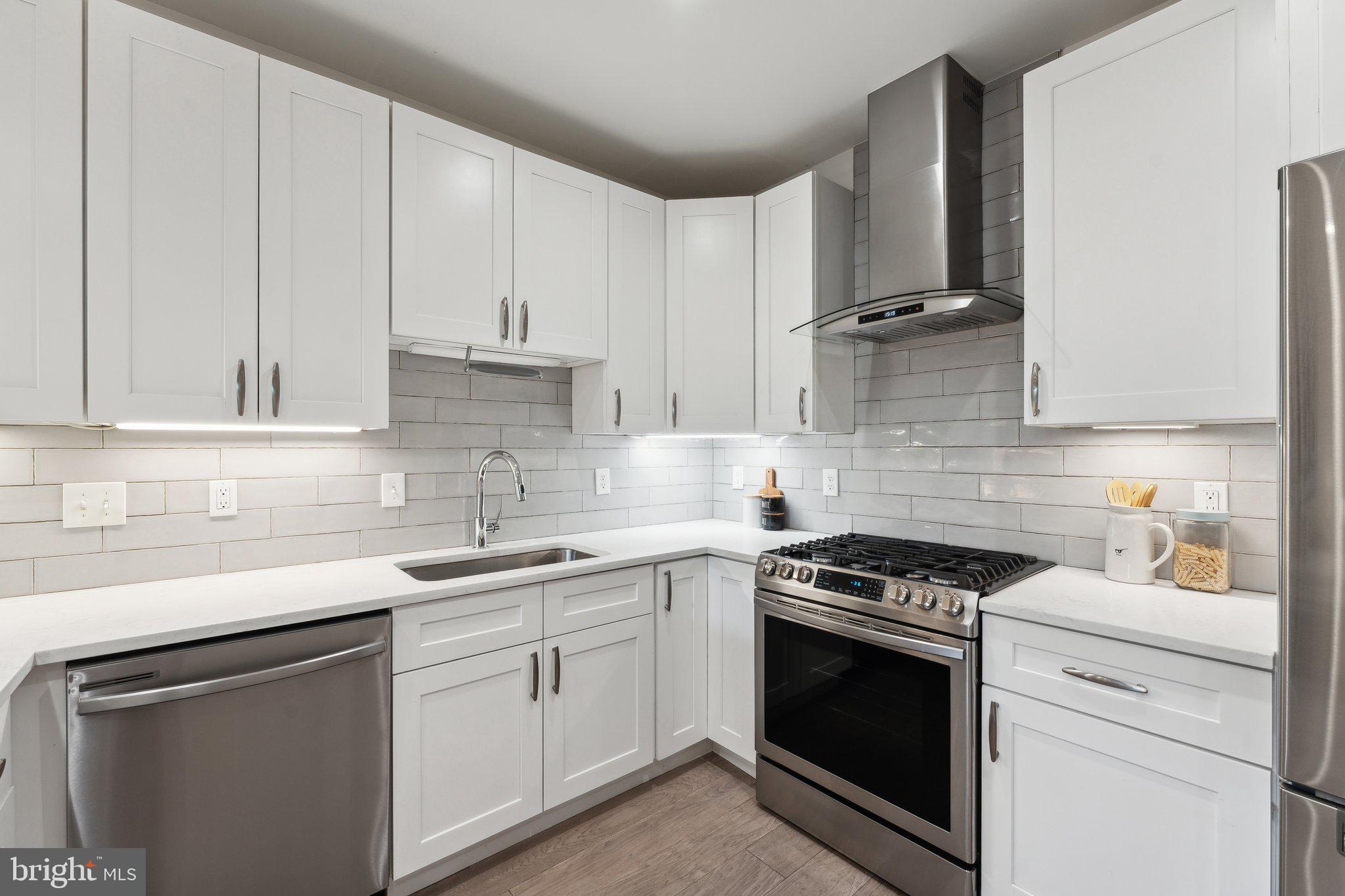 202 RANDOLPH PLACE NE 1