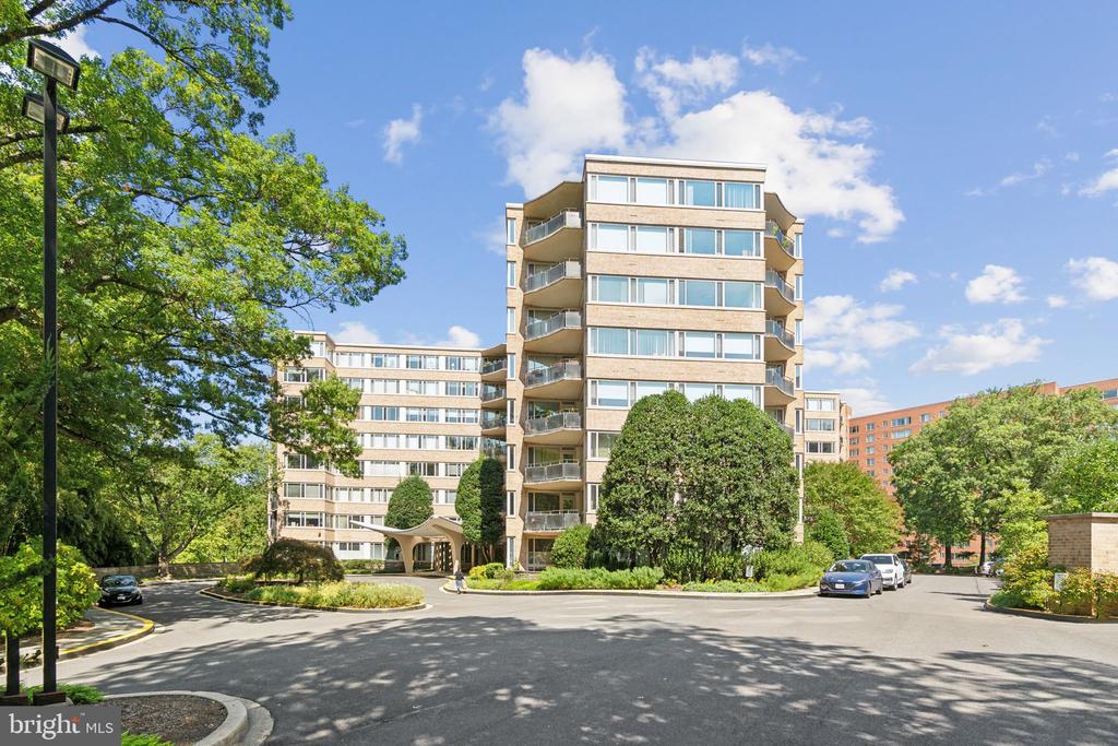 4101 CATHEDRAL AVENUE NW 306