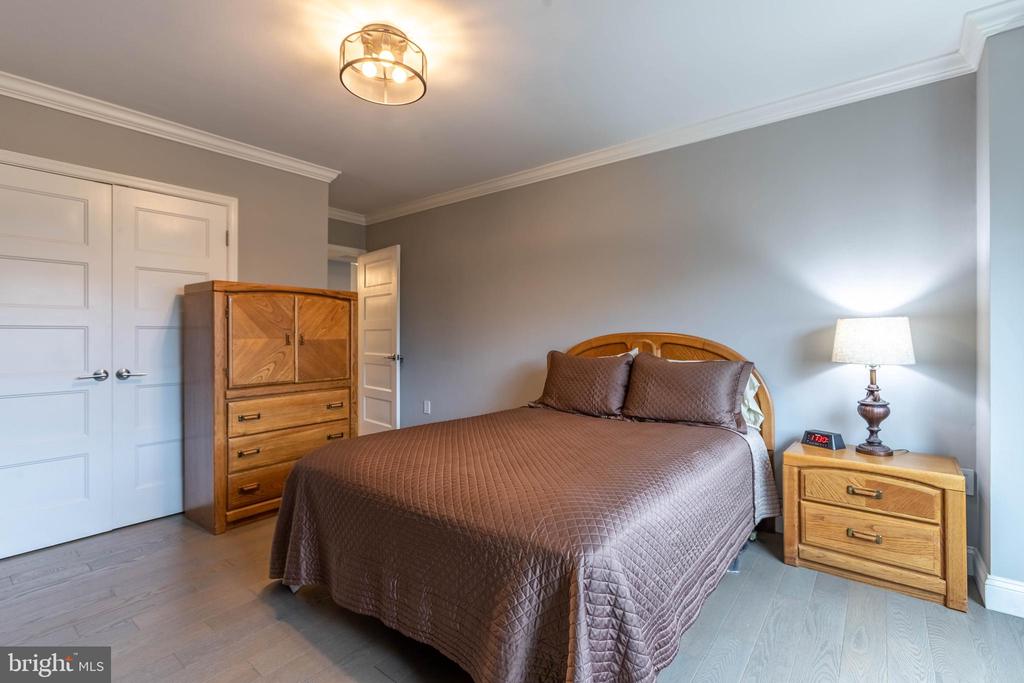 4201 CATHEDRAL AVENUE NW 917E