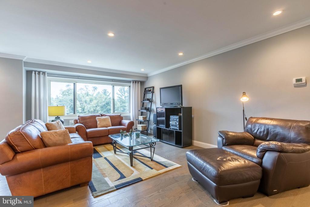 4201 CATHEDRAL AVENUE NW 917E