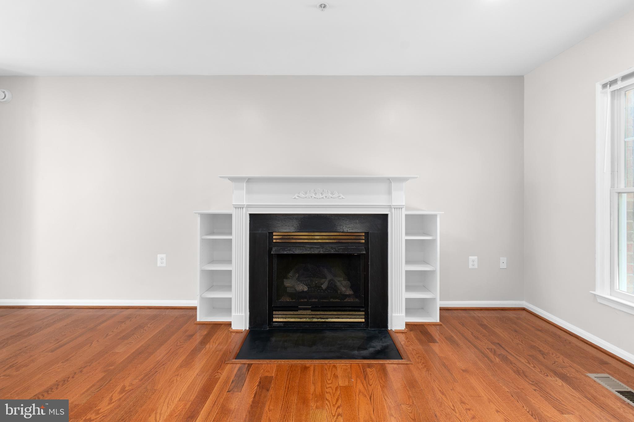 832 MARJORIE COURT SE