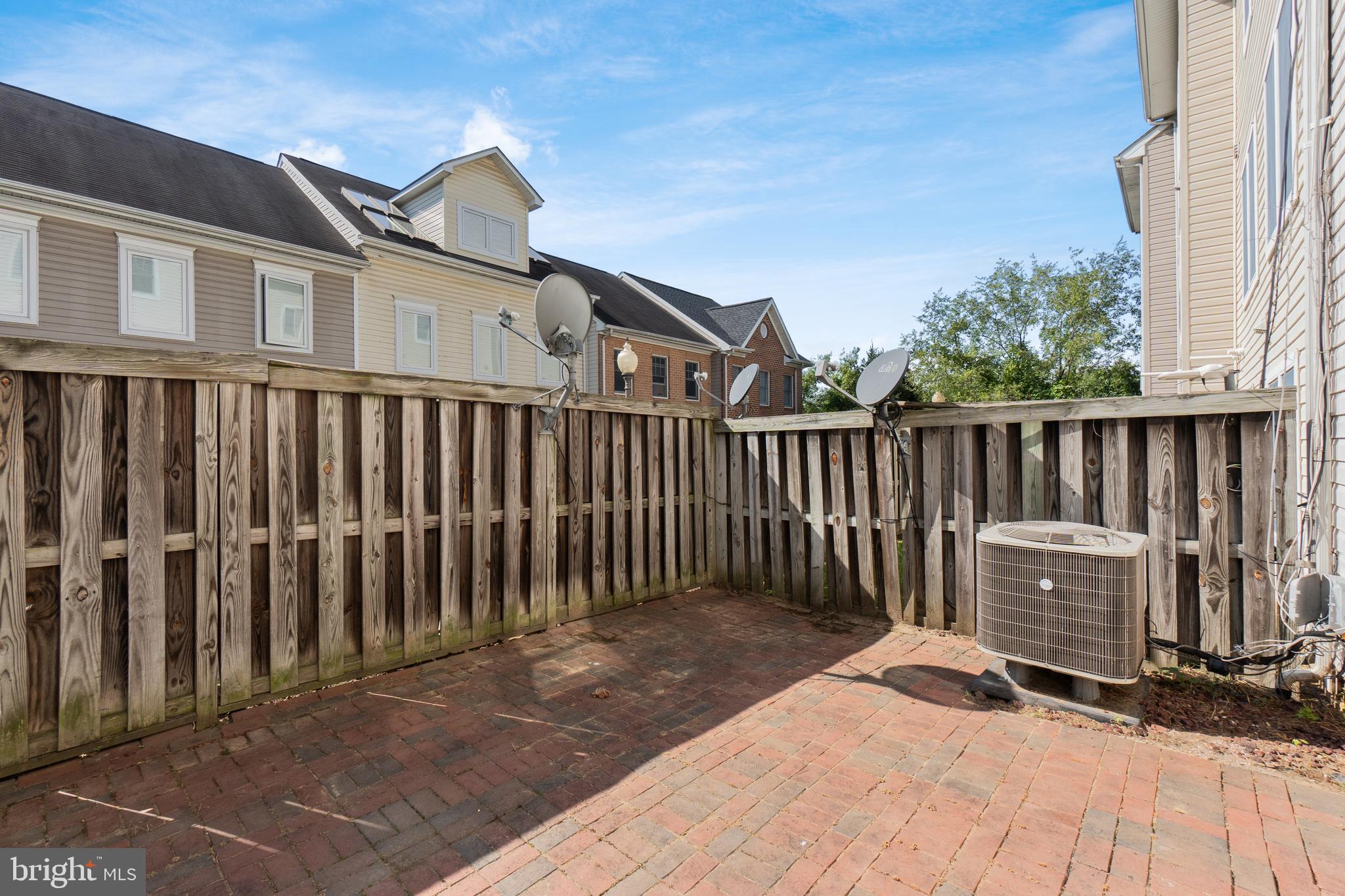 832 MARJORIE COURT SE