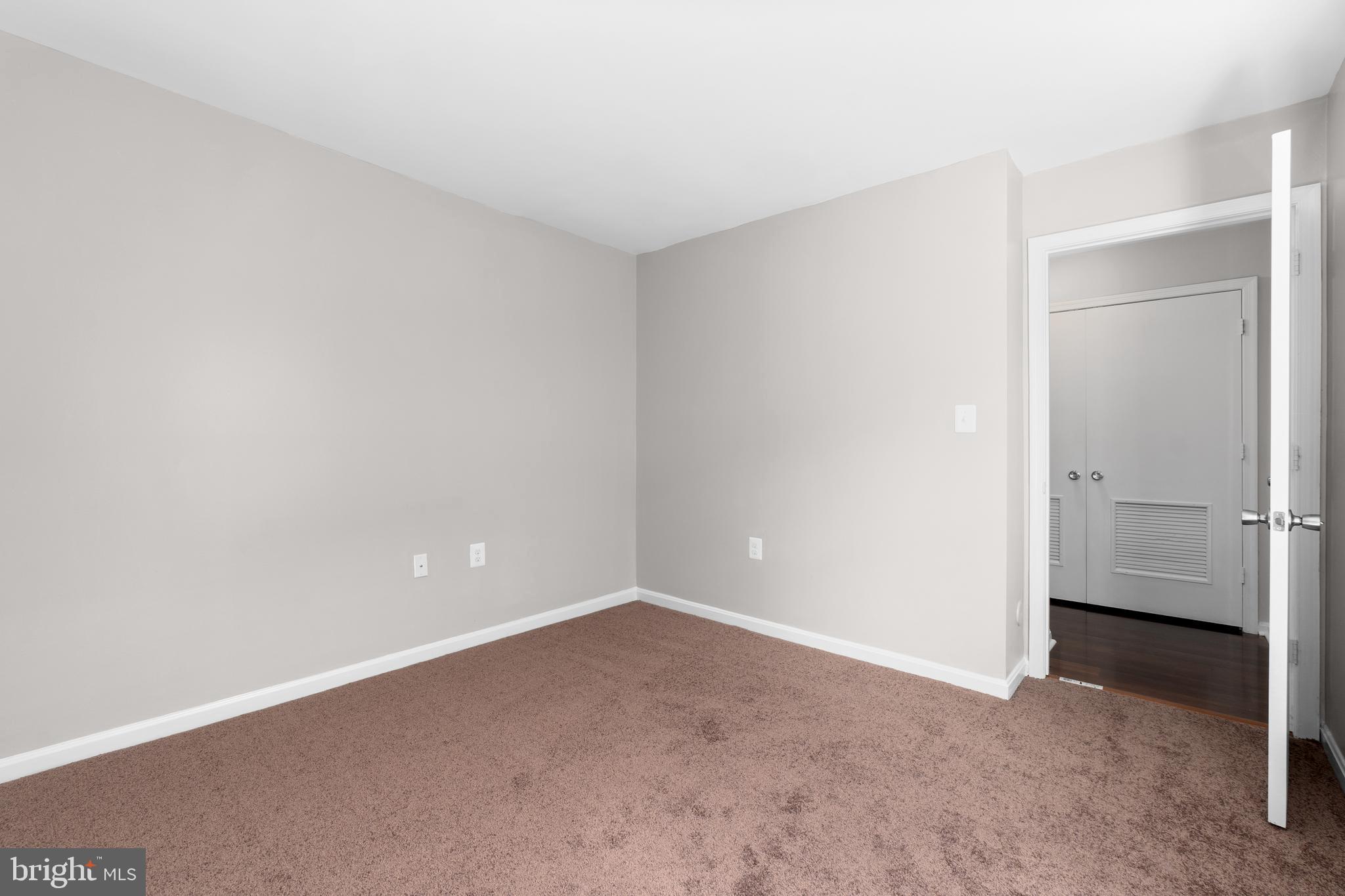 832 MARJORIE COURT SE