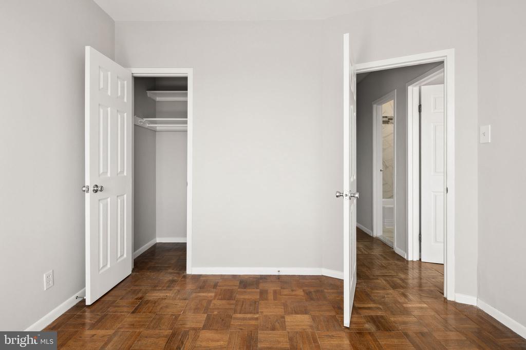 4200 CATHEDRAL AVENUE NW 1117