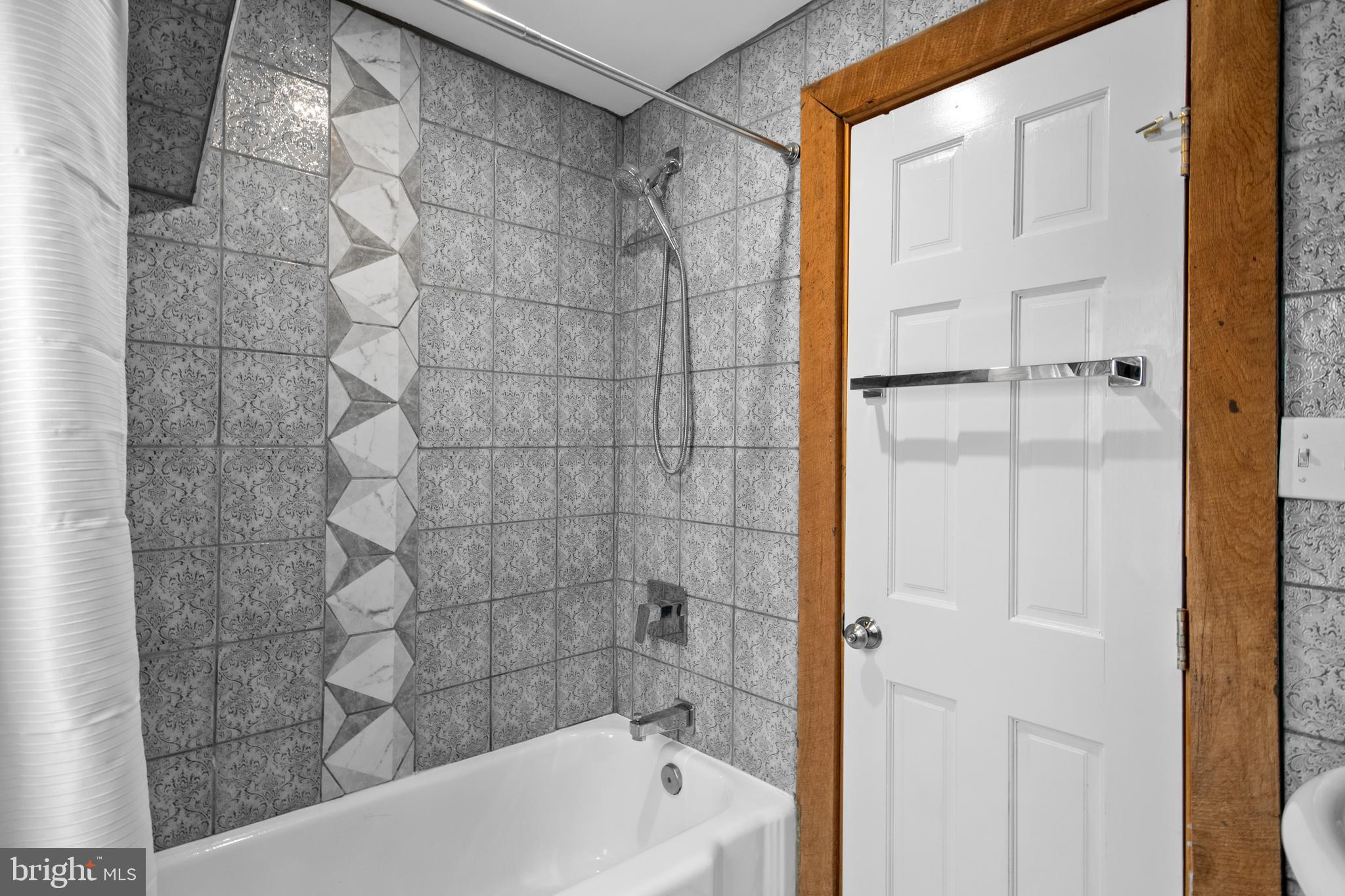 1805 KEARNY STREET NE