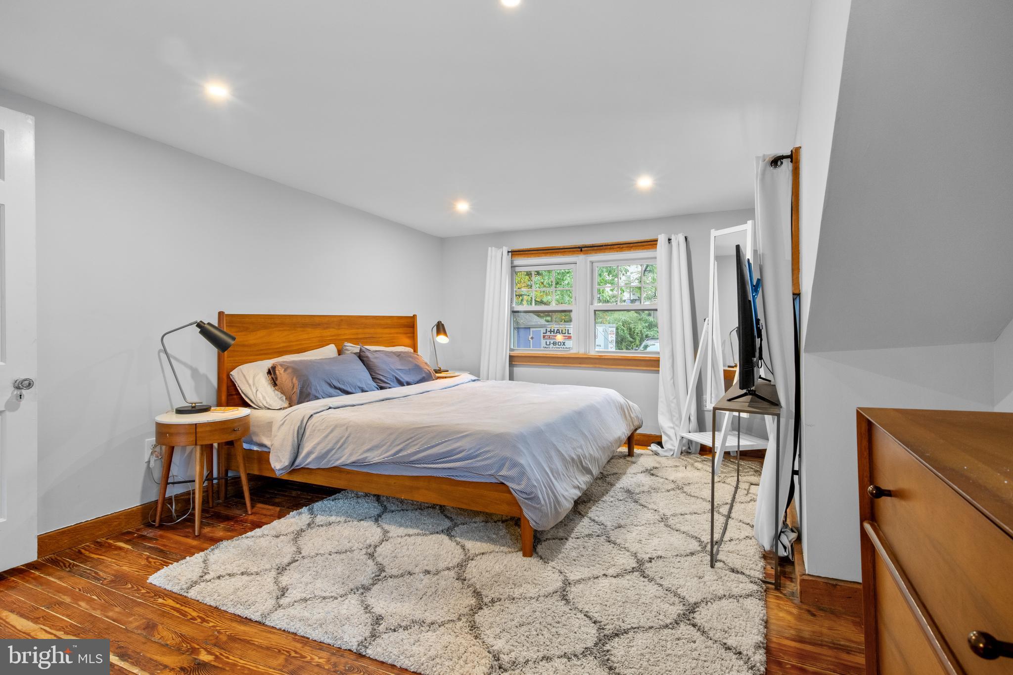 1805 KEARNY STREET NE