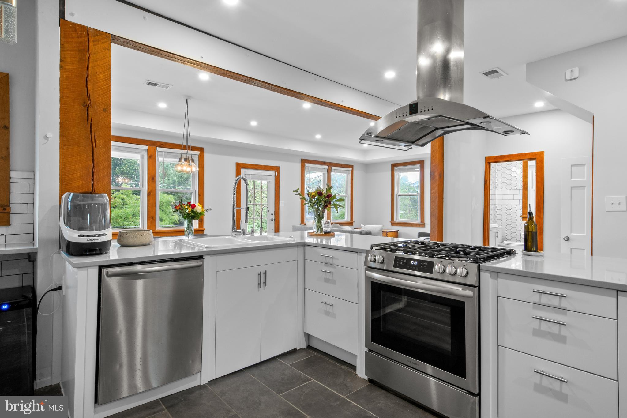 1805 KEARNY STREET NE