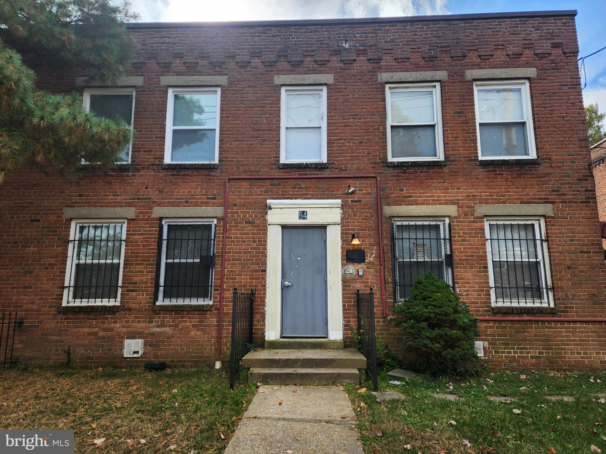 64 GALVESTON PLACE SW