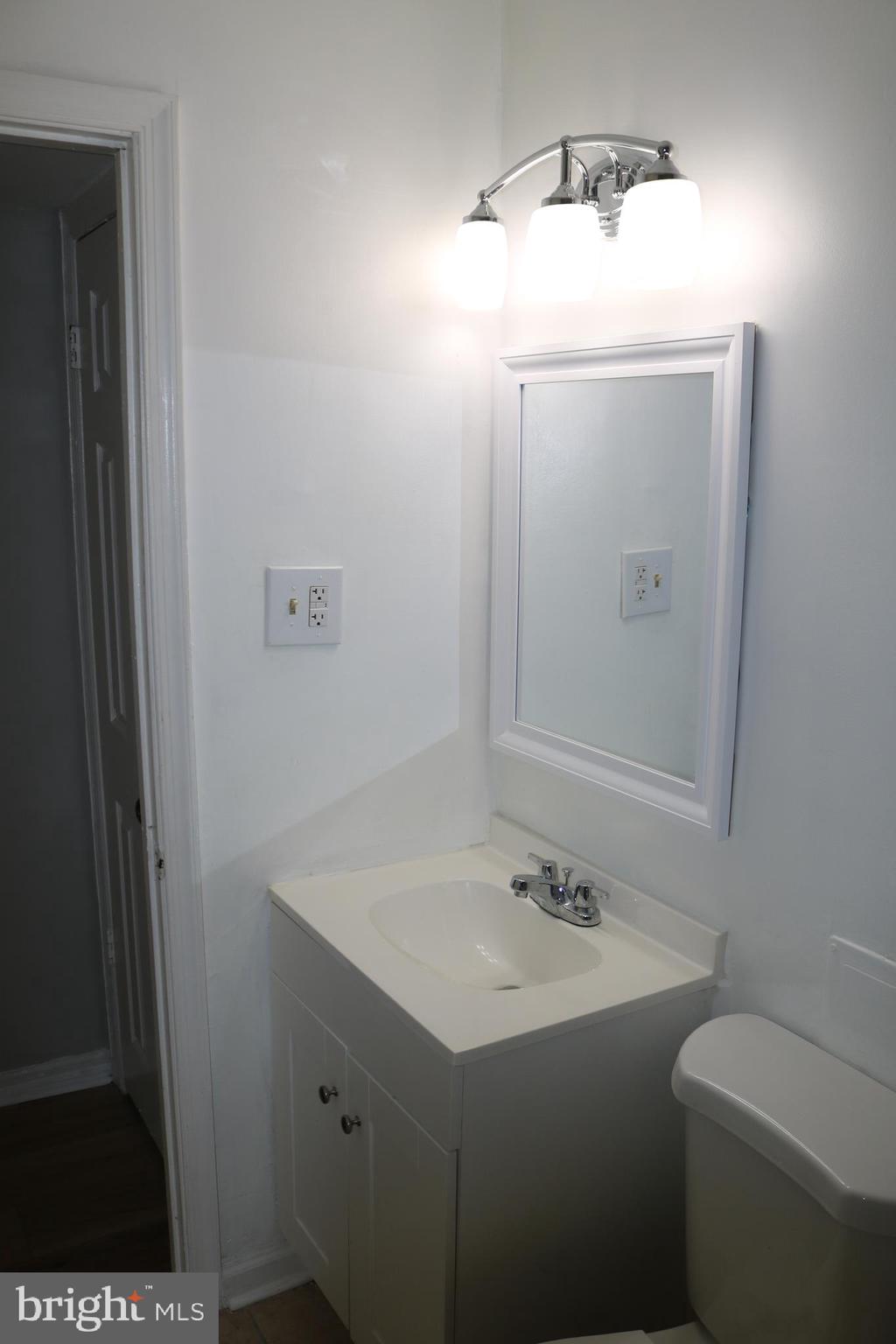 64 GALVESTON PLACE SW