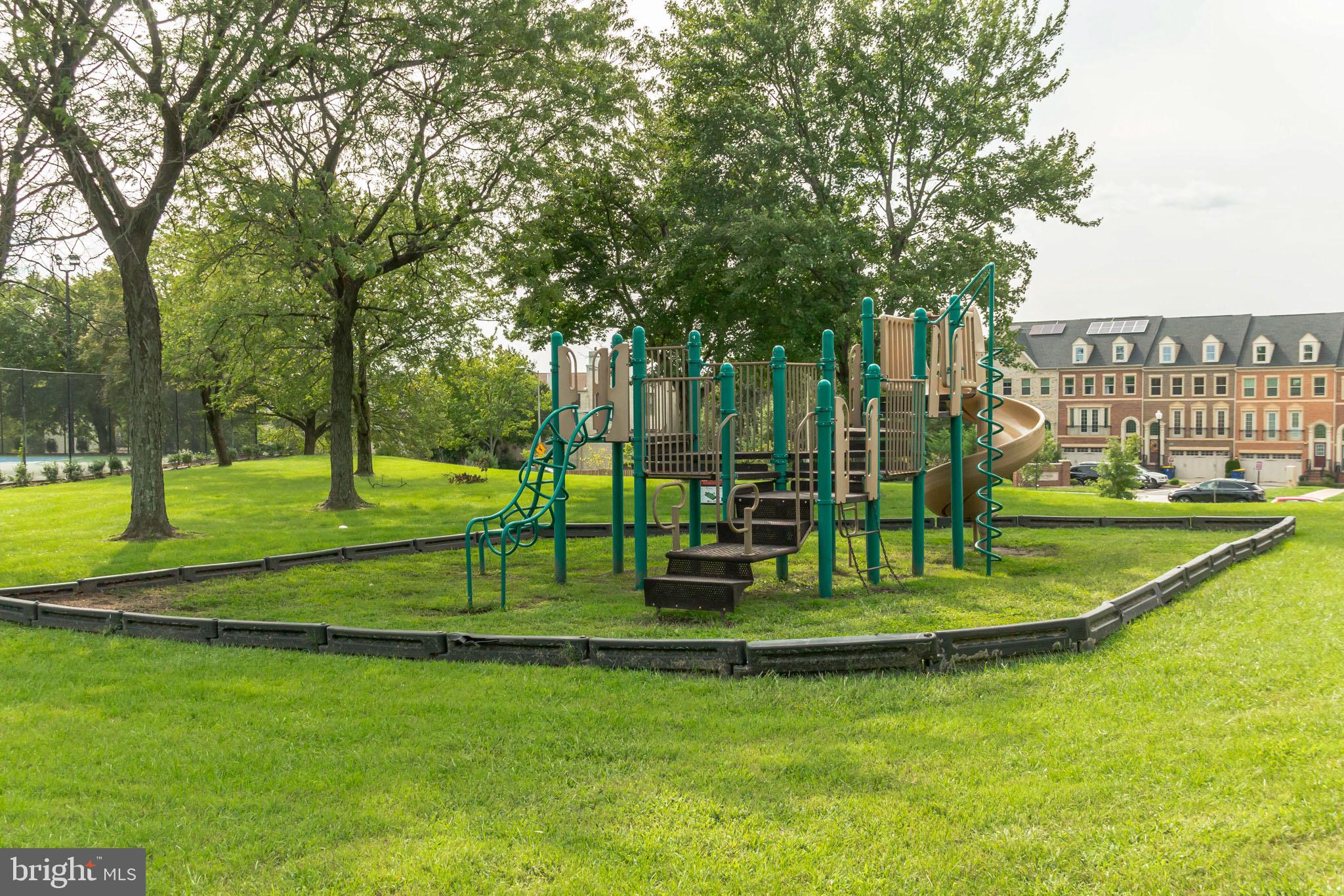 3720 FORT LINCOLN DRIVE NE