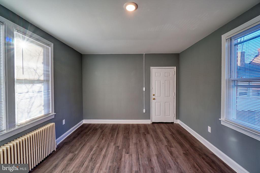 400 DOUGLAS STREET NE 102