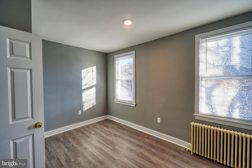 400 DOUGLAS STREET NE 102