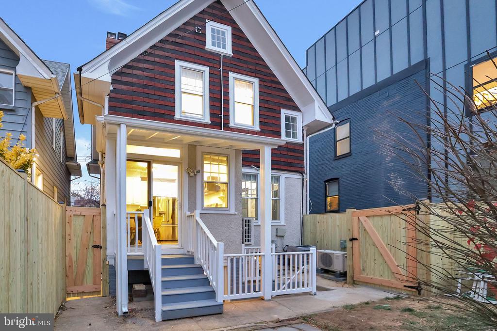 732 VARNUM STREET NW