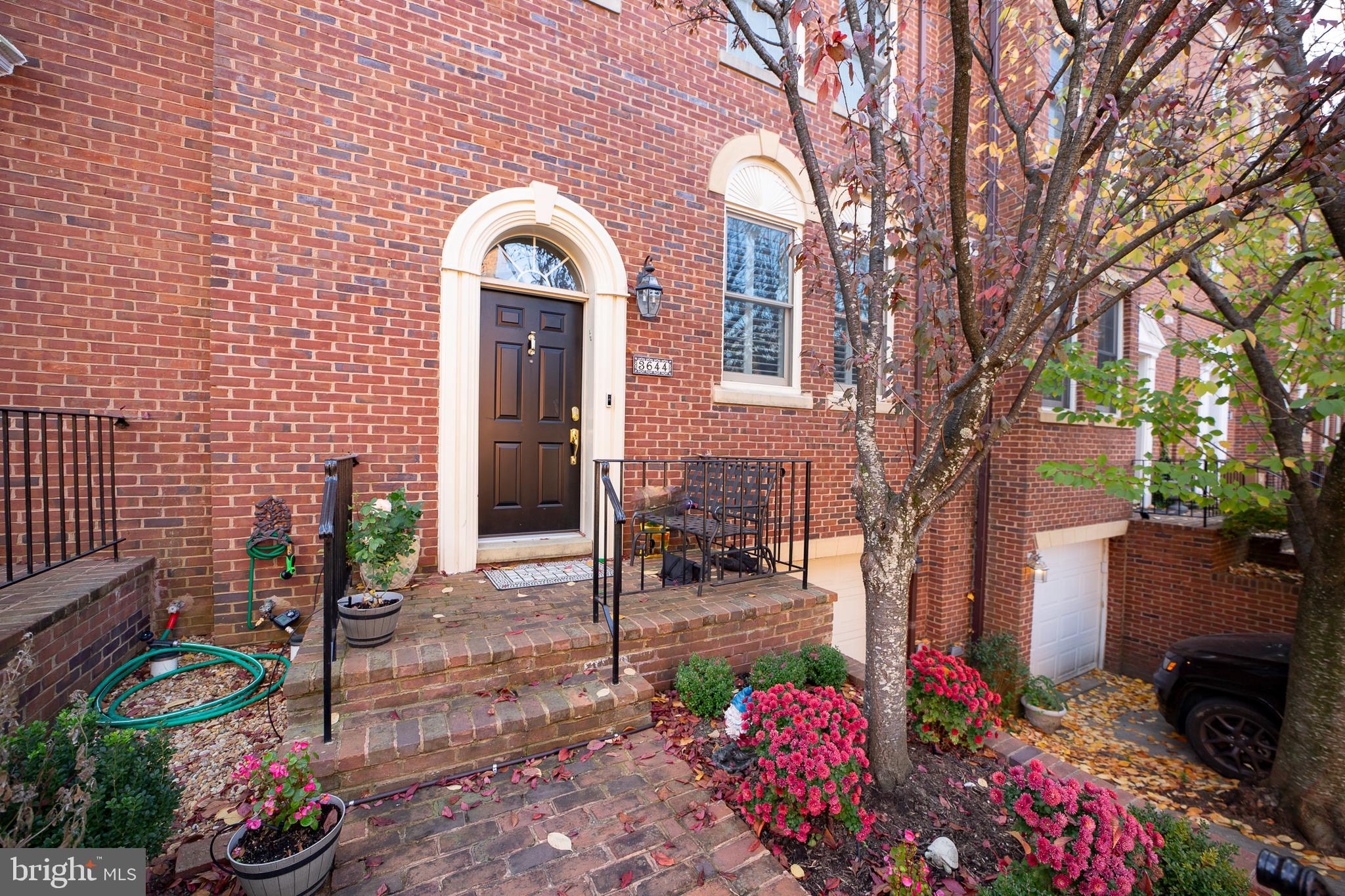 3644 WINFIELD LANE NW