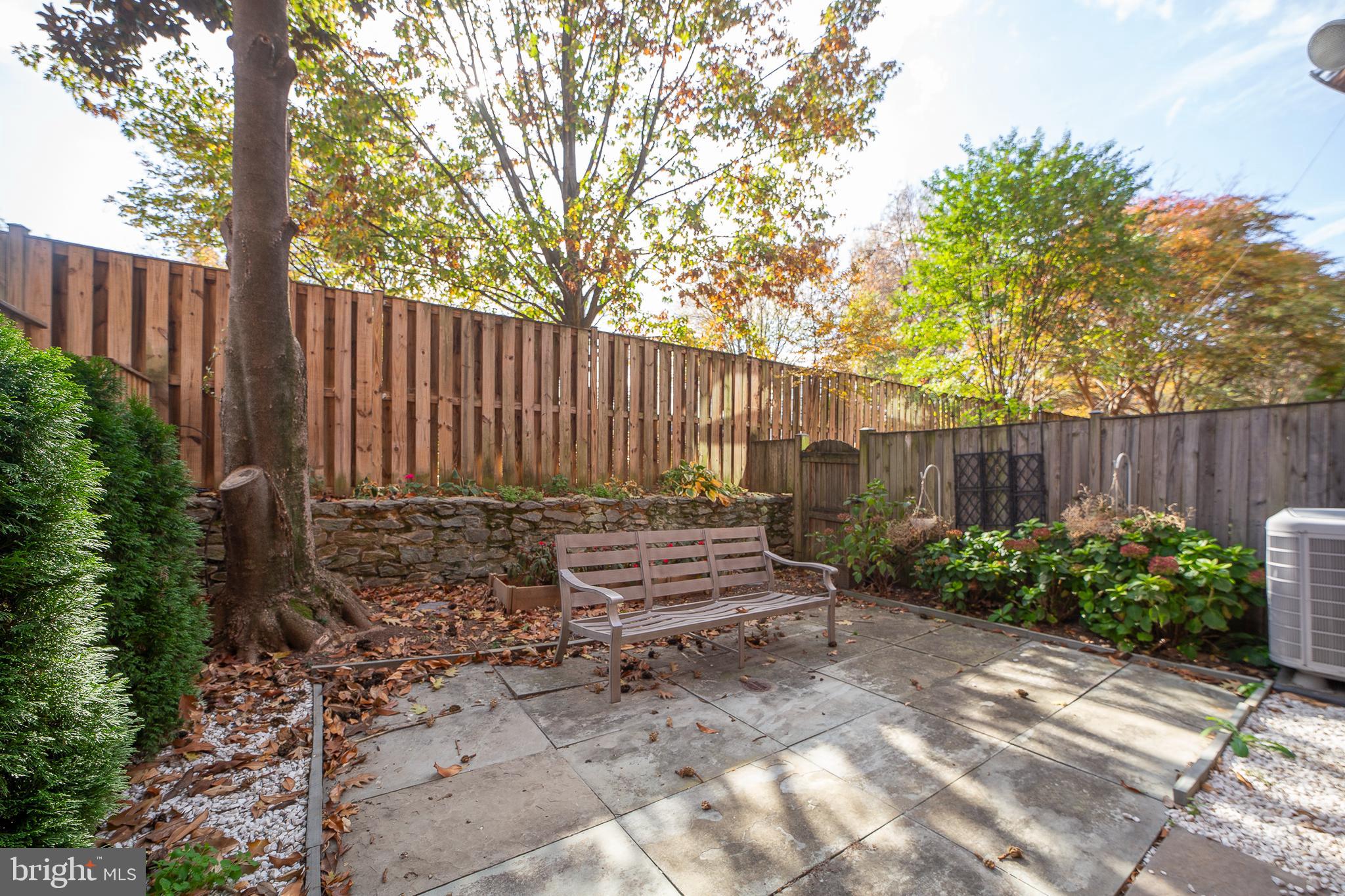 3644 WINFIELD LANE NW