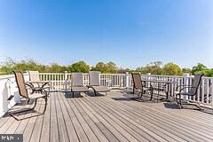 212 OAKWOOD STREET SE 209