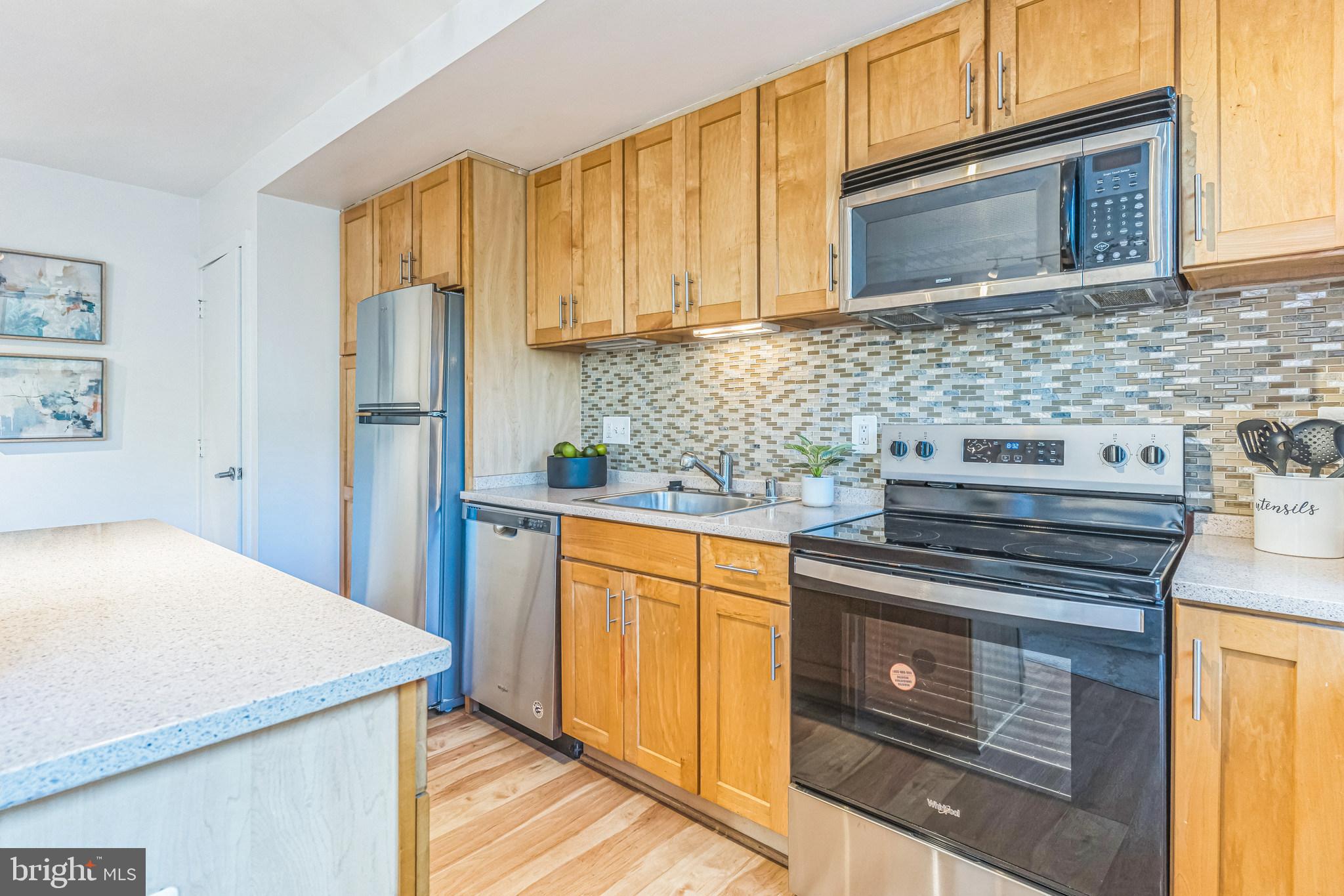 212 OAKWOOD STREET SE 209