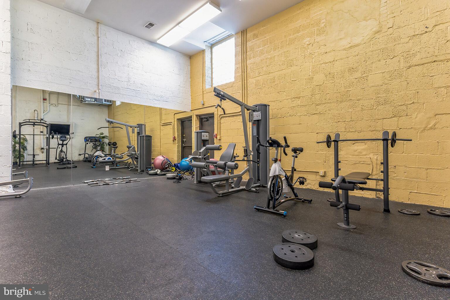 212 OAKWOOD STREET SE 209