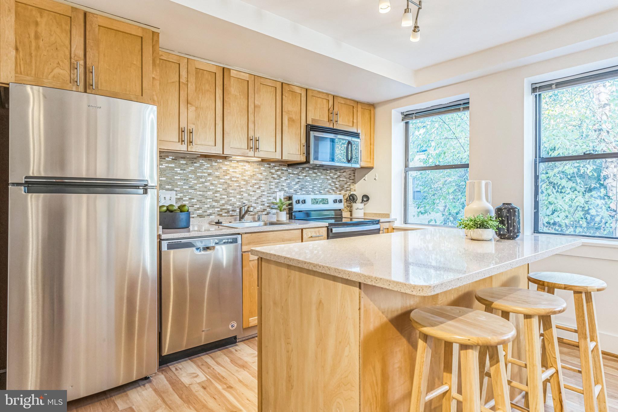 212 OAKWOOD STREET SE 209