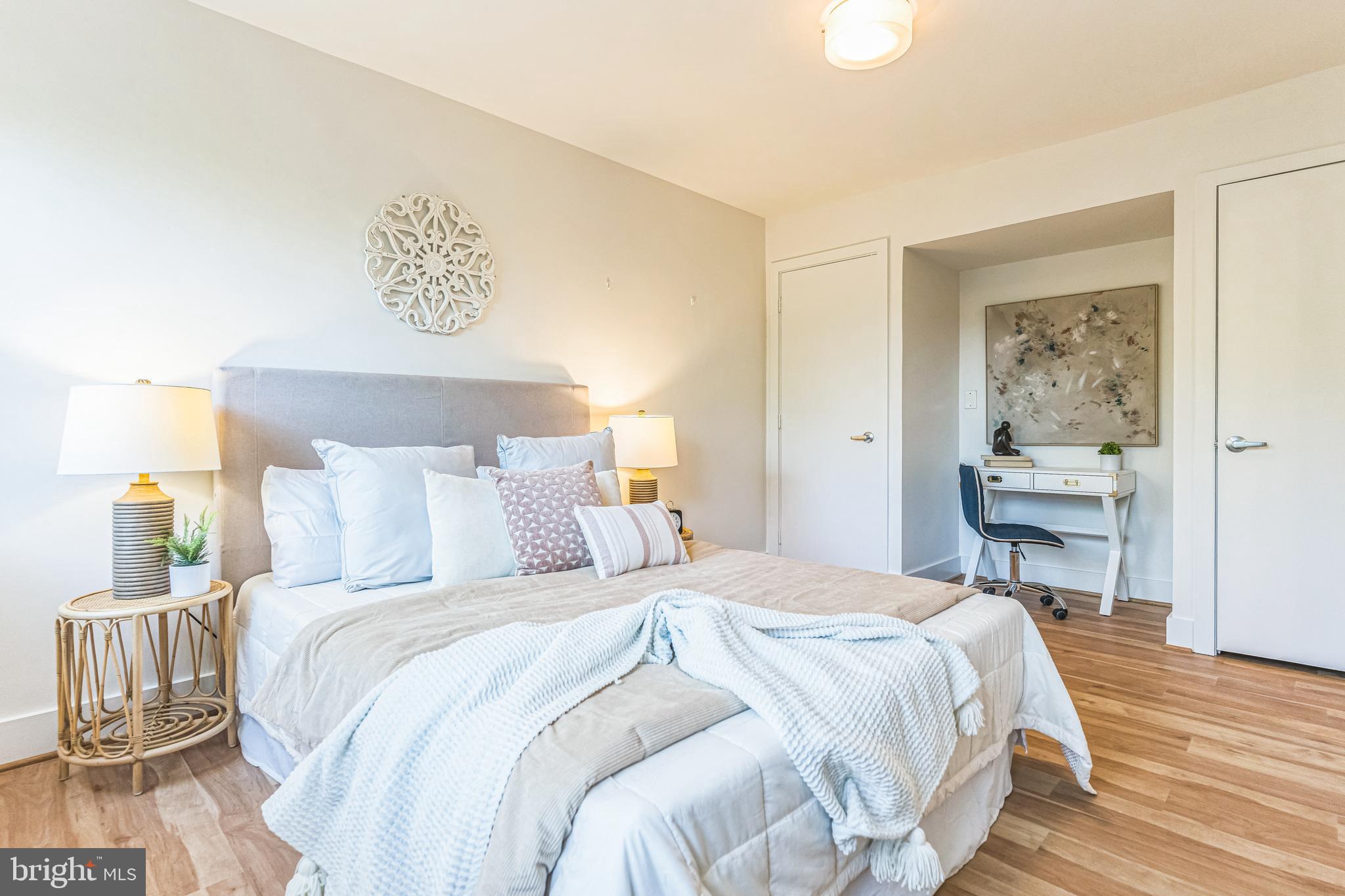 212 OAKWOOD STREET SE 209