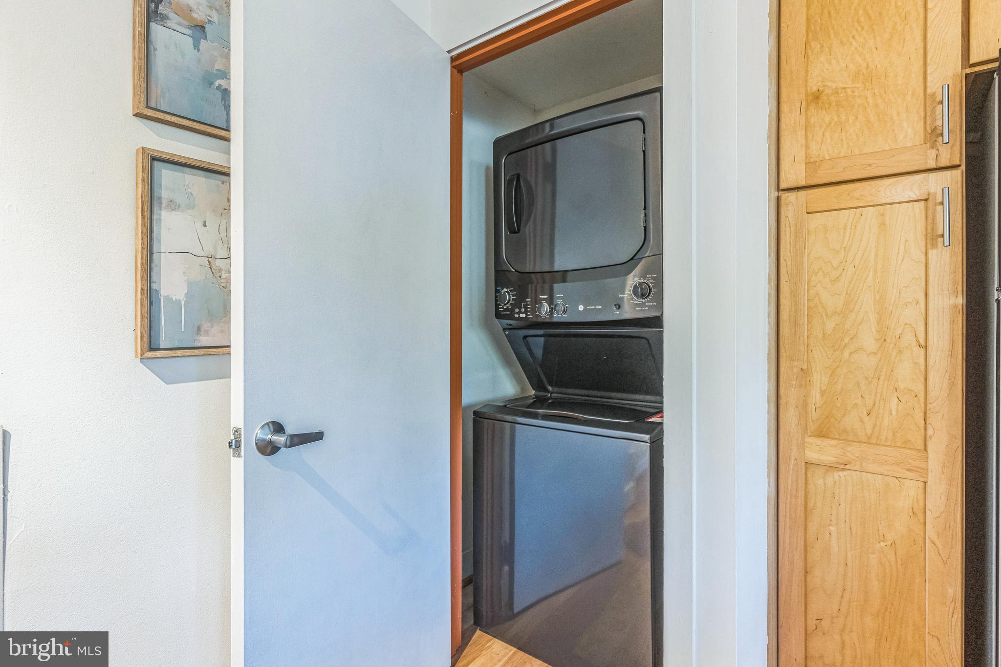 212 OAKWOOD STREET SE 209