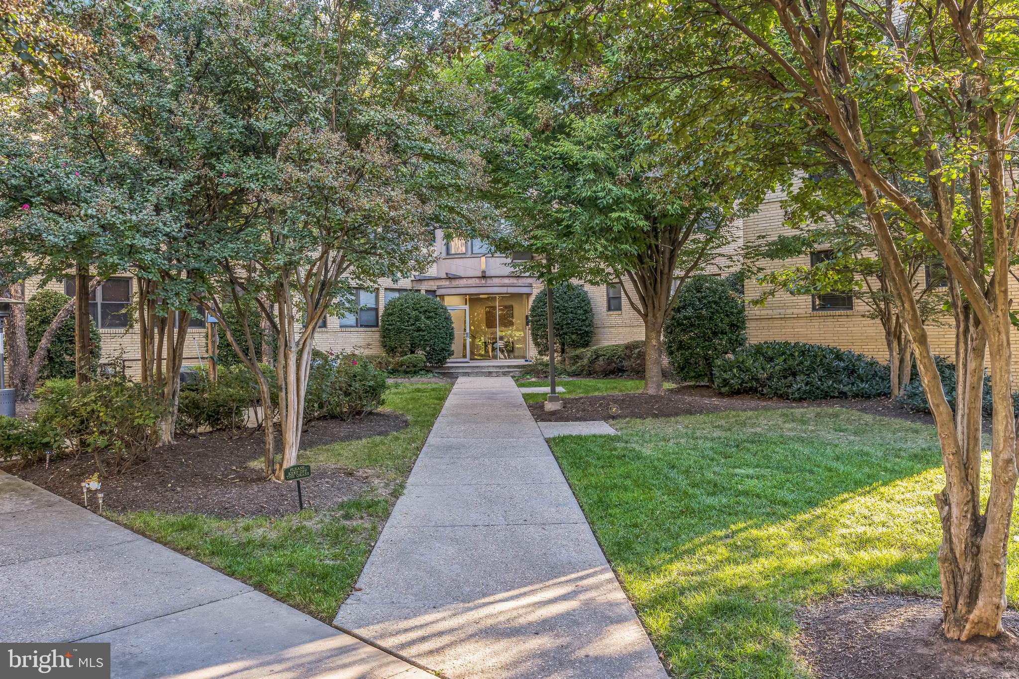 212 OAKWOOD STREET SE 209