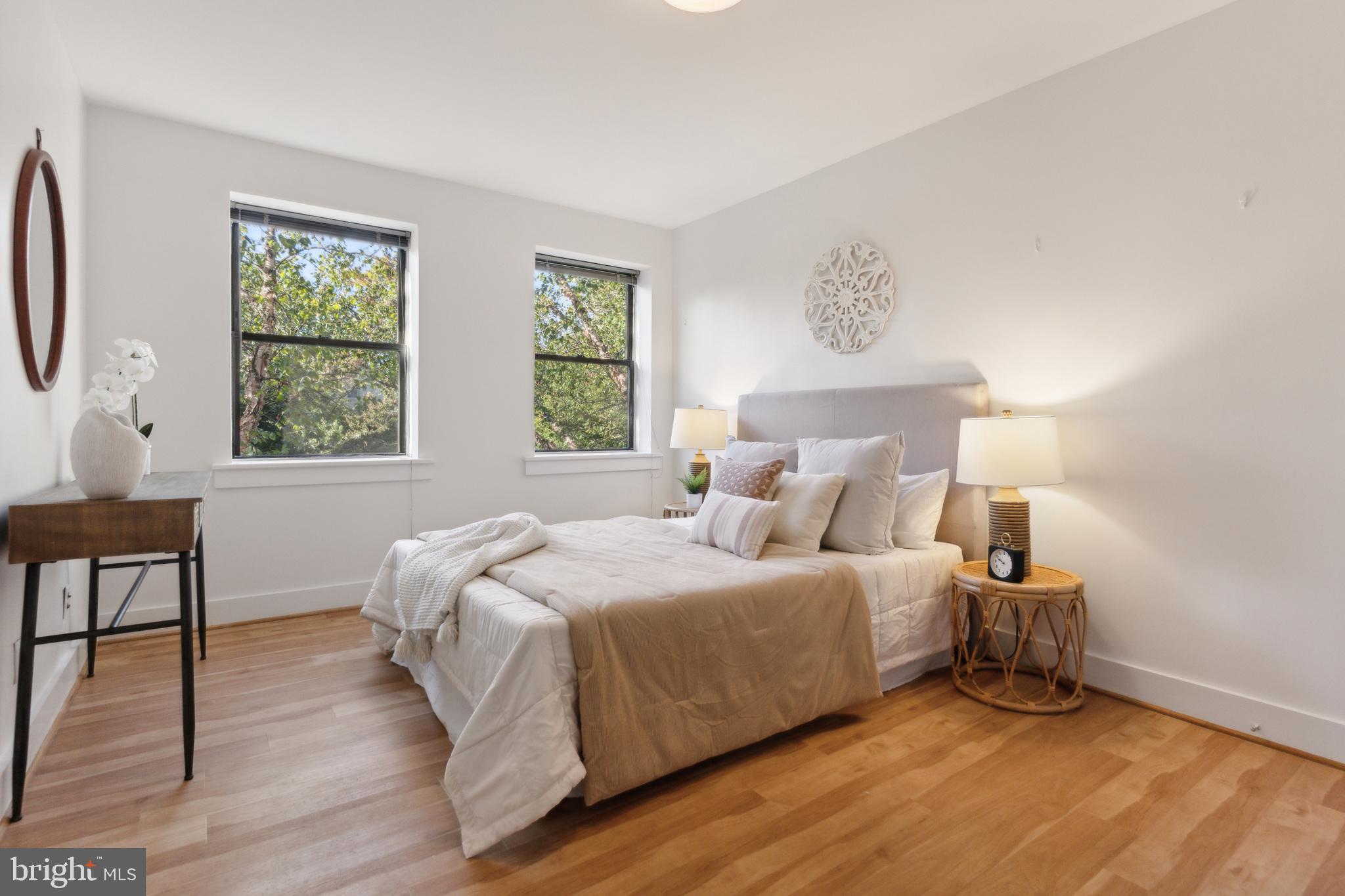 212 OAKWOOD STREET SE 209